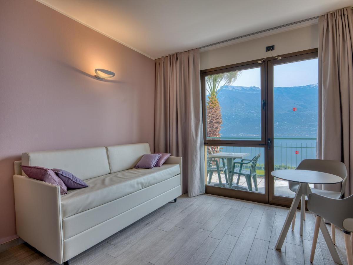 Deluxe Dreibettzimmer mit Seeblick