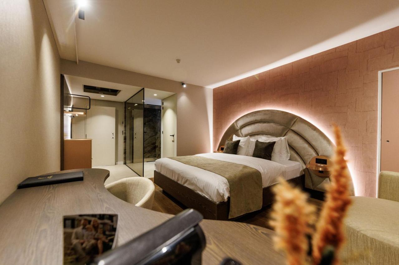 Deluxe Doppel-/Zweibettzimmer
