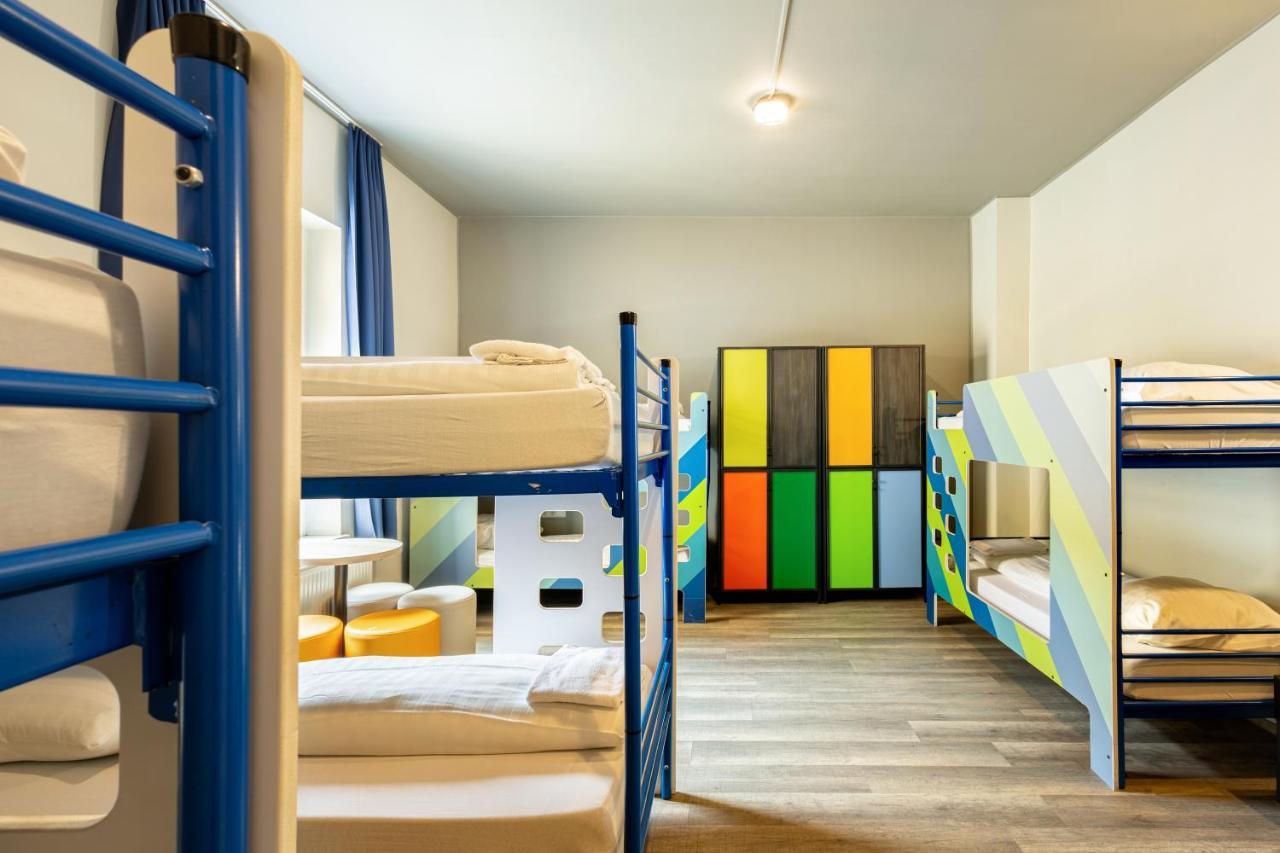 Bett im 8-Bett-Schlafsaal