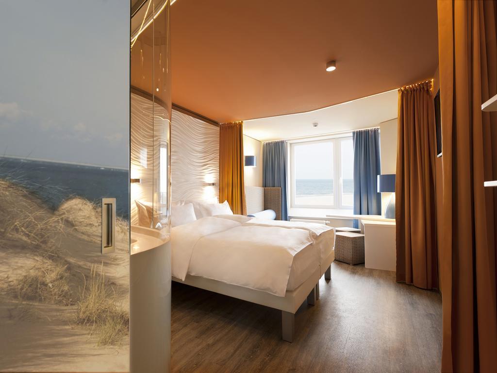 Doppelzimmer mit seitlichem Meerblick