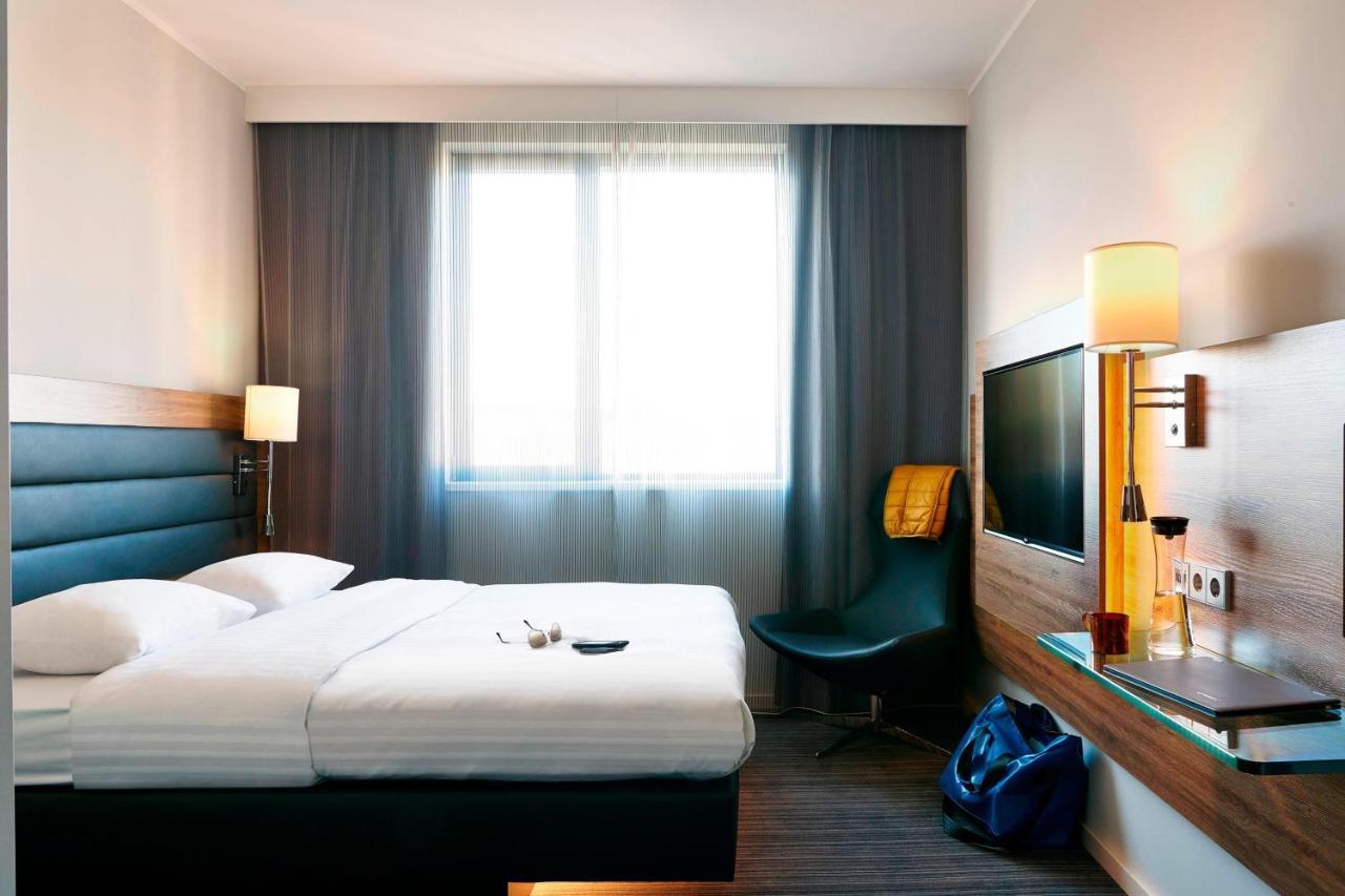 Moxy Sleeper Zimmer mit 1 Queensize-Bett