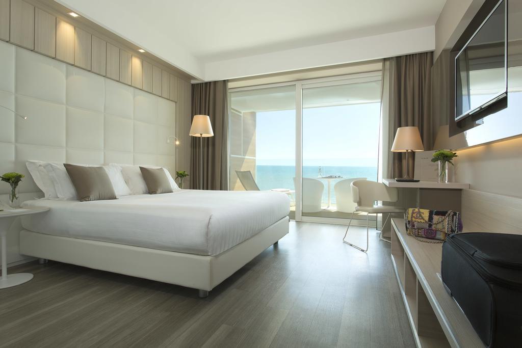 Deluxe Dreibettzimmer mit Meerblick