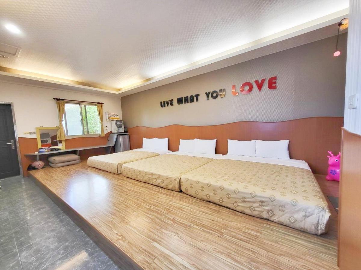 Hextuple Room (With Kids Playground)