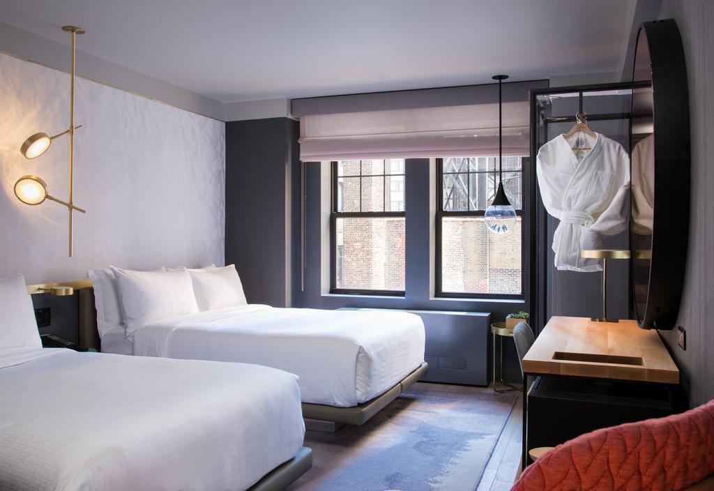 Doppelzimmer mit 2 Doppelbetten