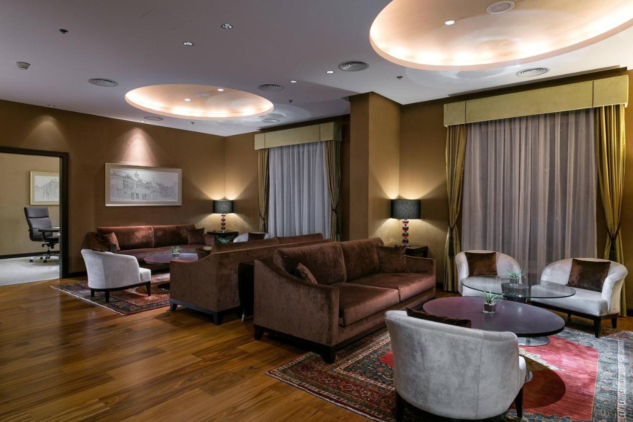 Barrierefreies Executive Zweibettzimmer mit Zugang zum Grand Living Room