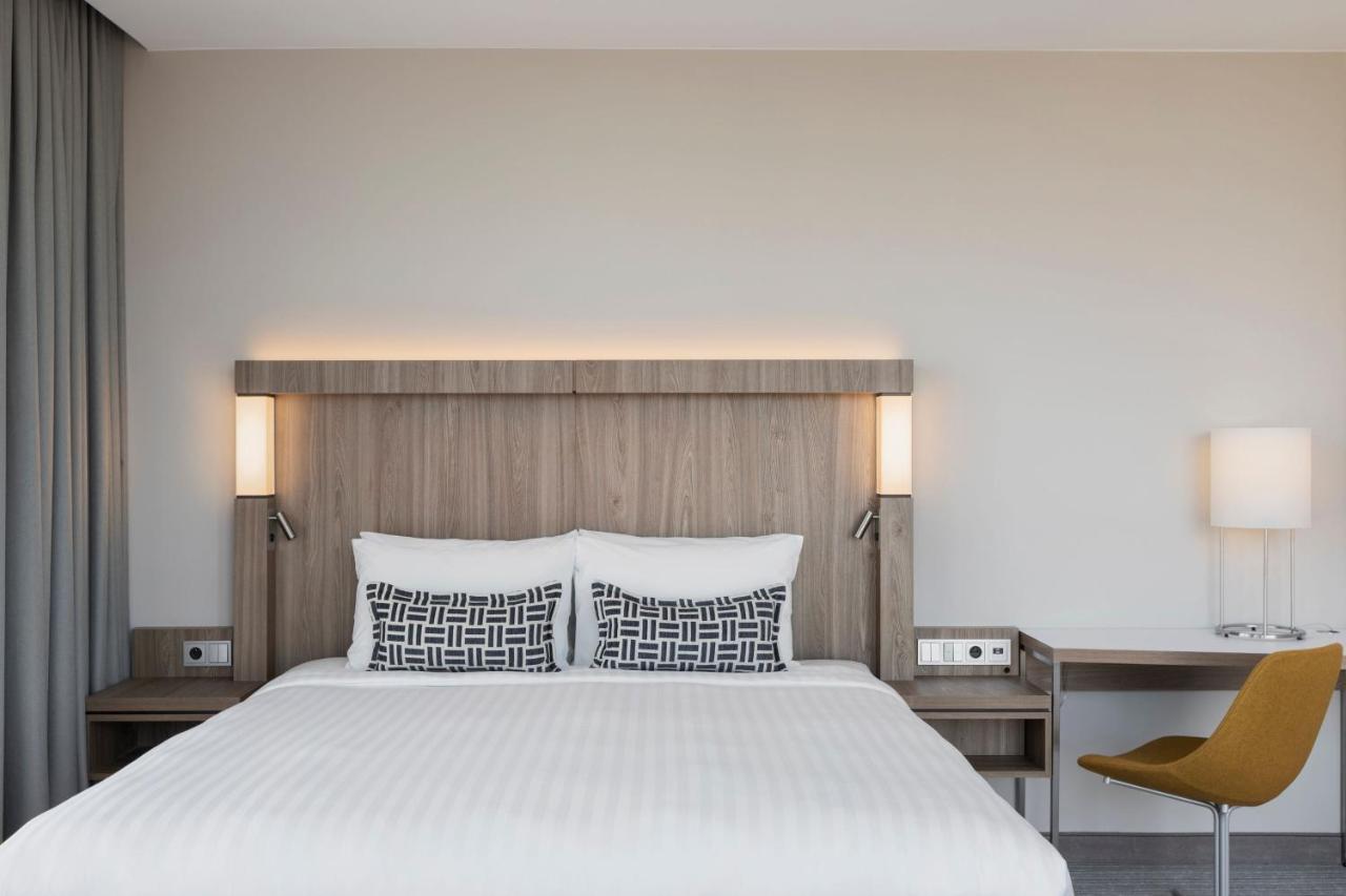 Junior Suite mit 1 Kingsize-Bett, Schlafsofa und Stadtblick