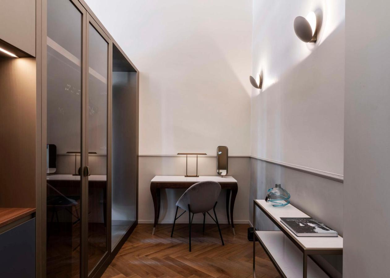 Junior Suite Renaissance mit Blick auf den Kanal