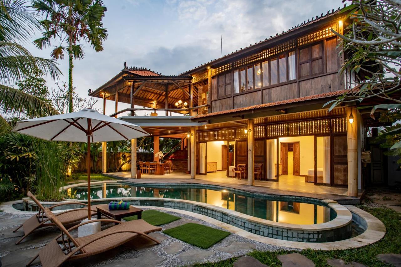 Villa mit 3 Schlafzimmern, eigenem Pool und Blick auf das Reisfeld