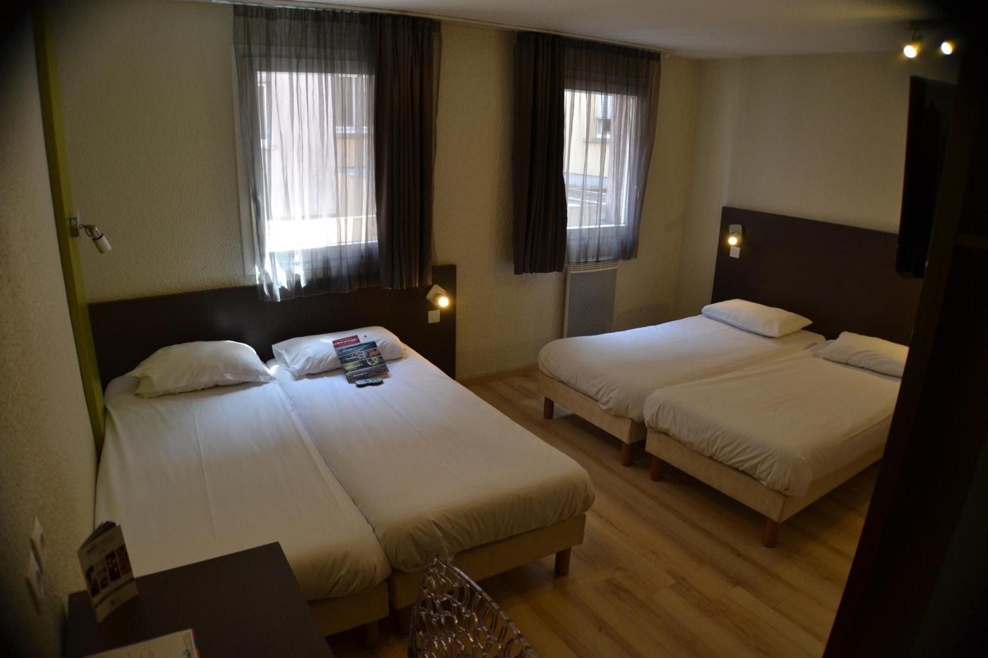 Vierbettzimmer mit 4 Einzelbetten