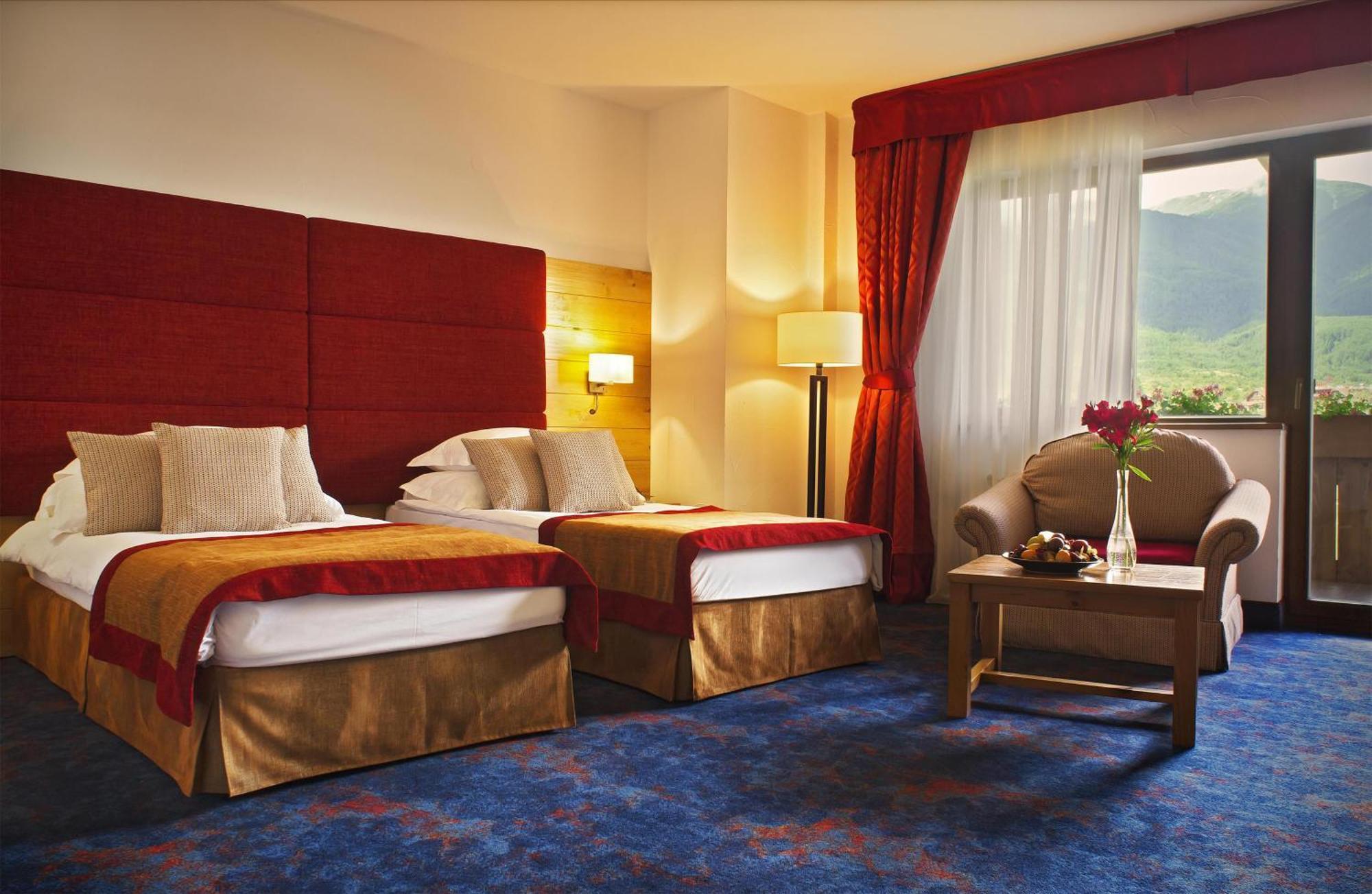Deluxe Zimmer mit 2 Einzelbetten und Bergblick