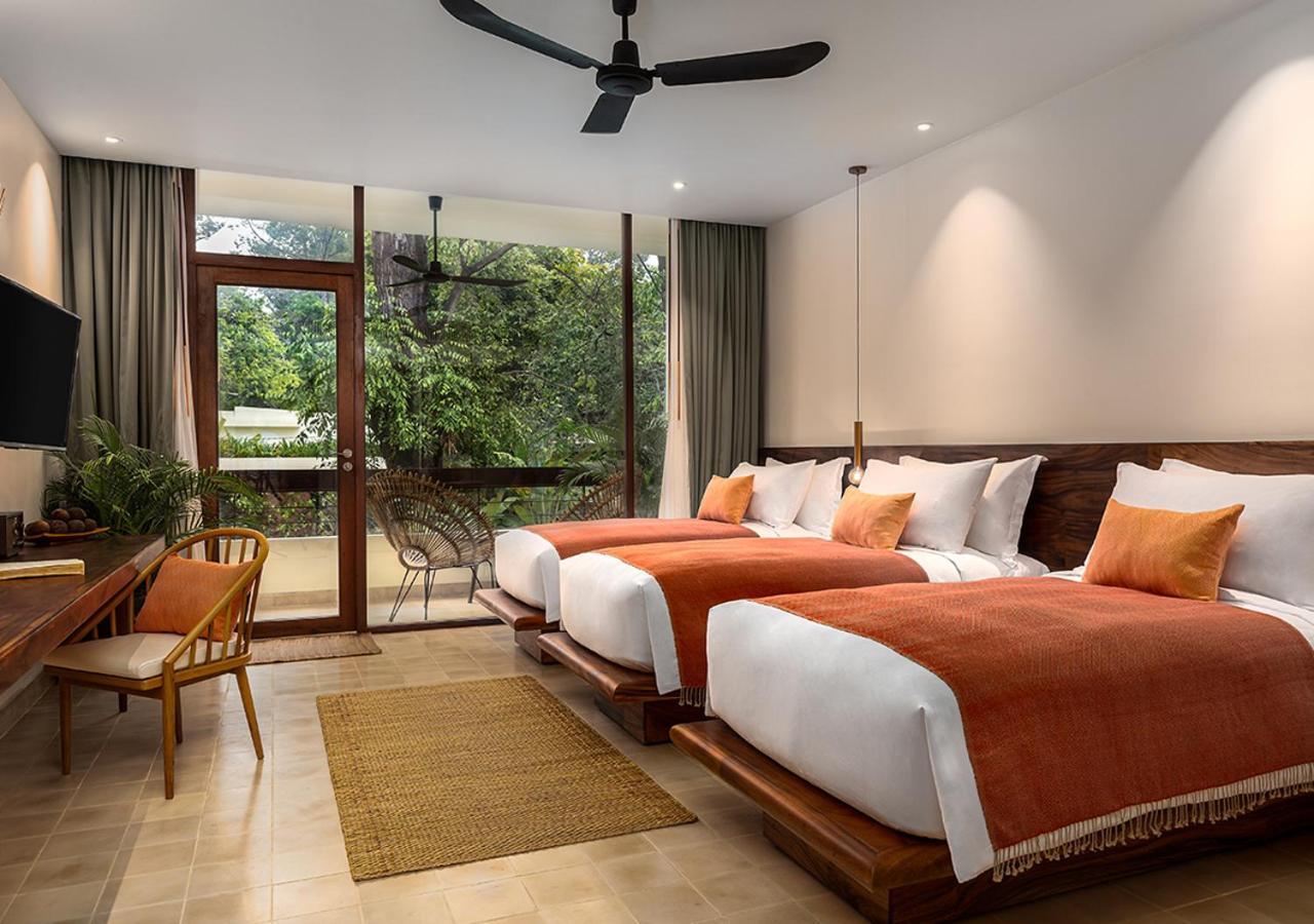 Colonial Premier Room