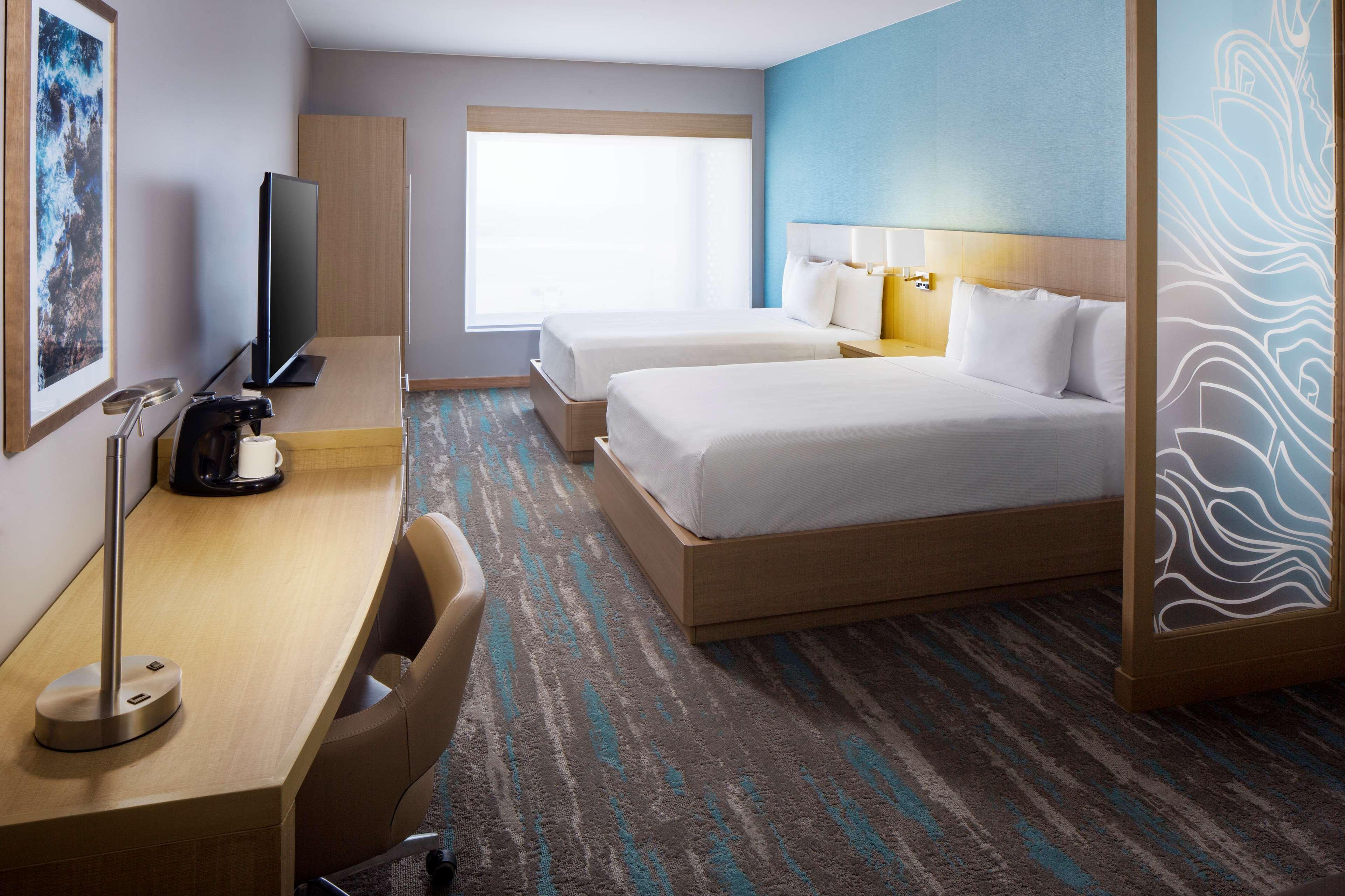 Doppelzimmer mit 2 Doppelbetten und Schlafsofa