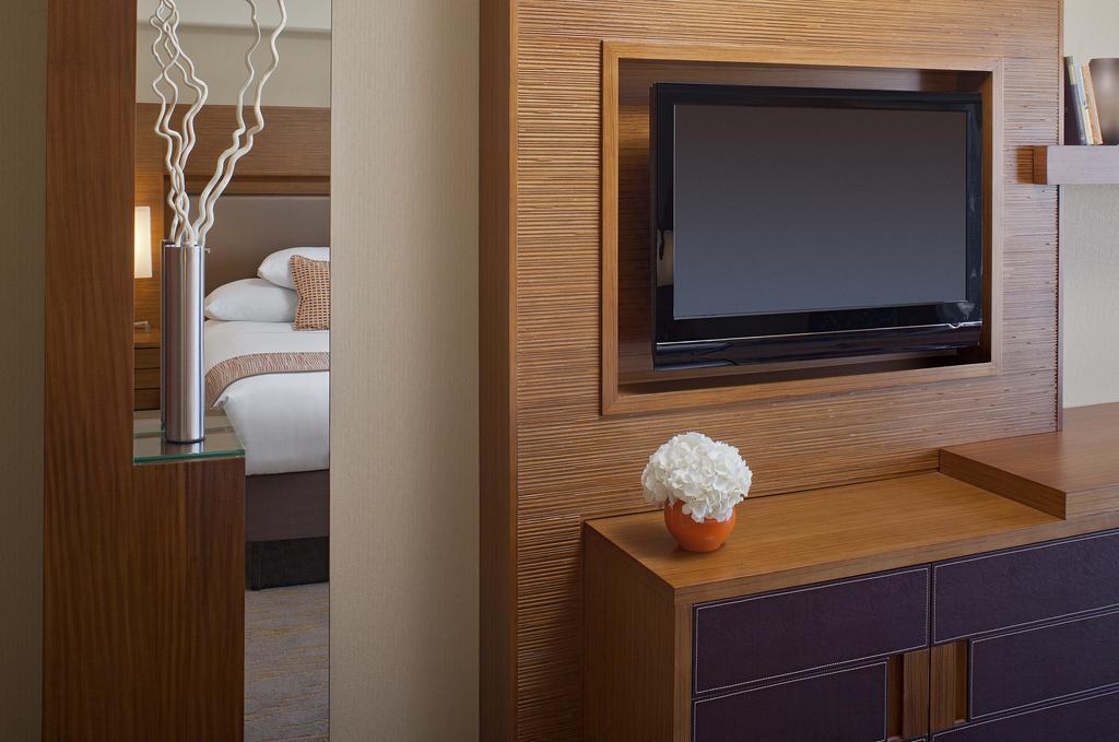 Zimmer mit Kingsize-Bett