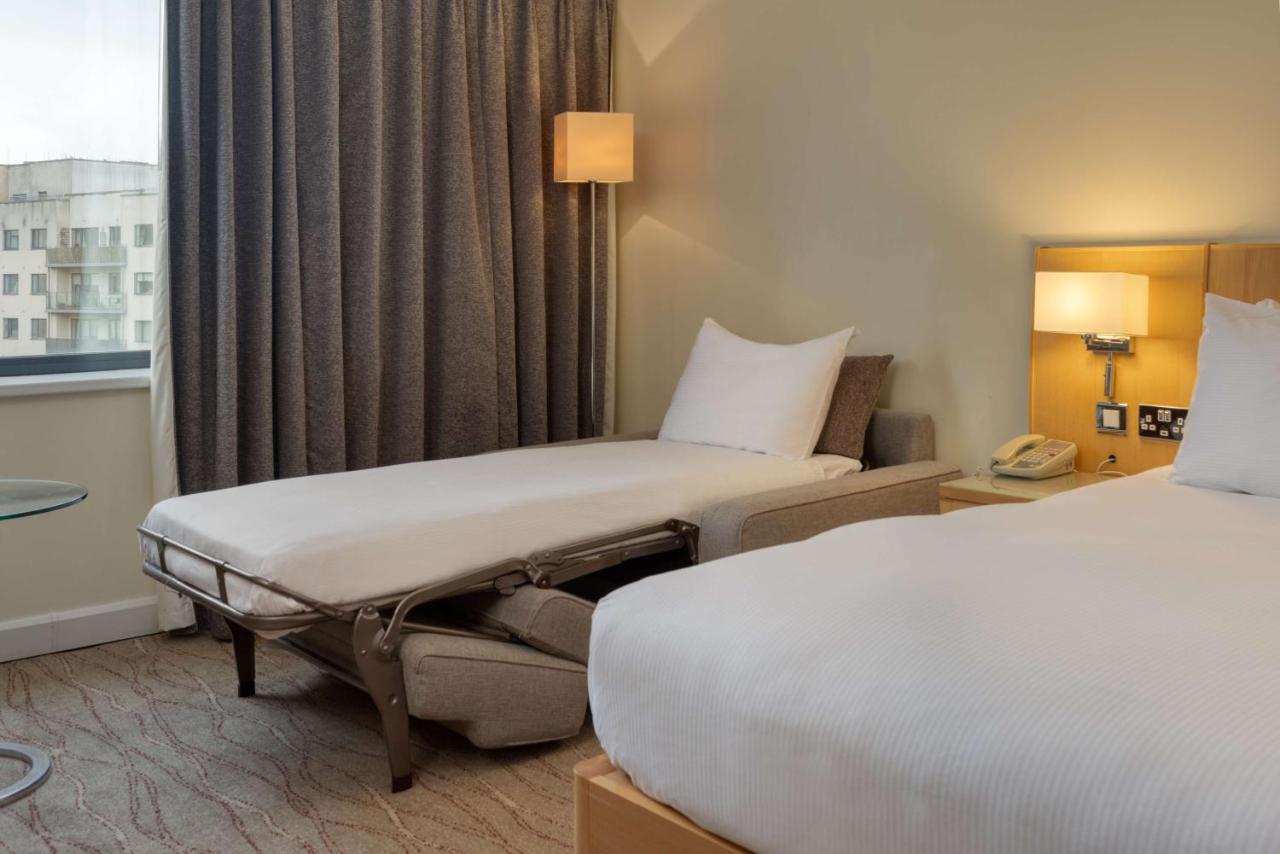 Familienzimmer mit Queensize-Bett und Schlafsofa