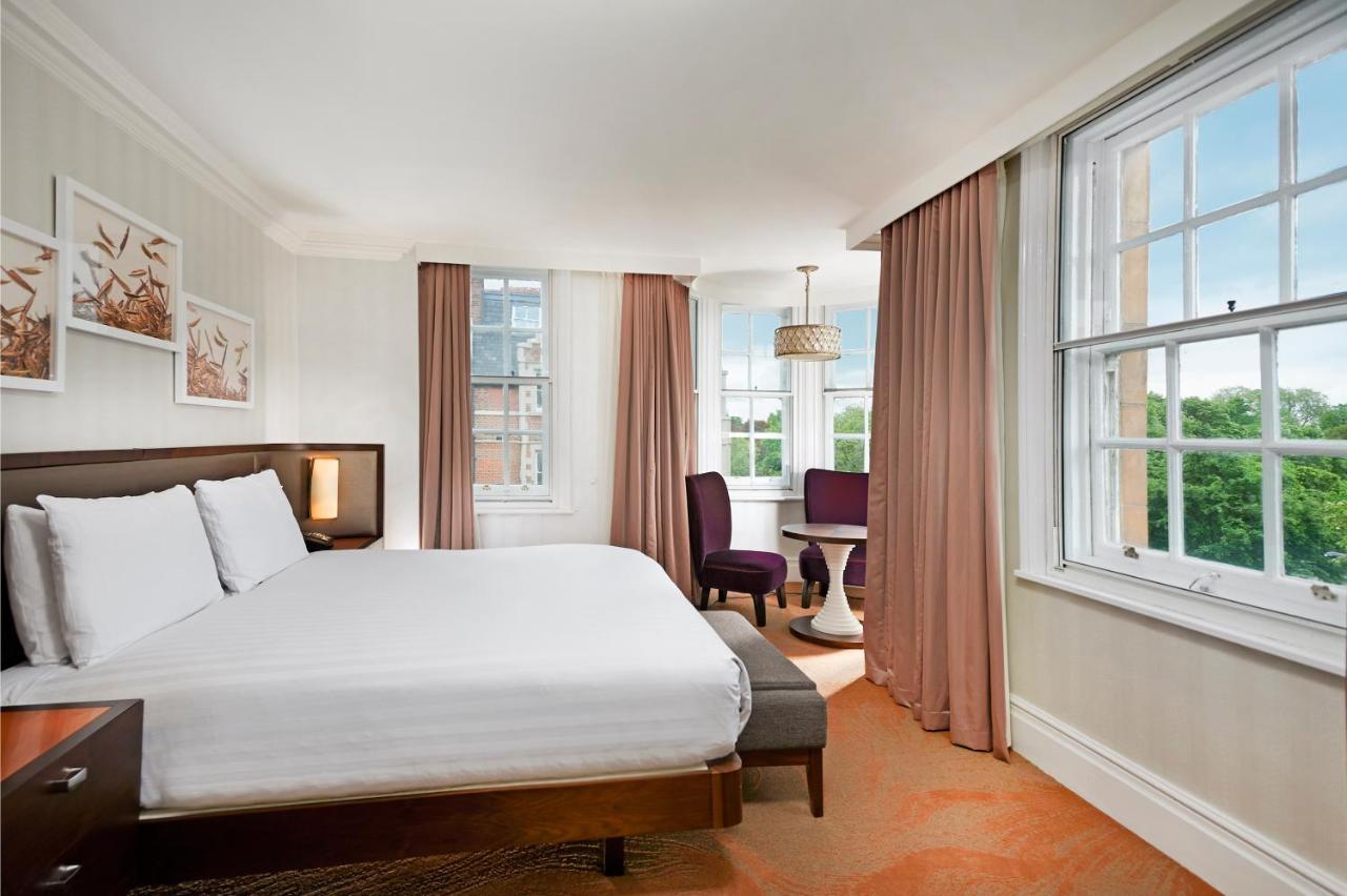 Deluxe Zimmer mit Kingsize-Bett und Aussicht