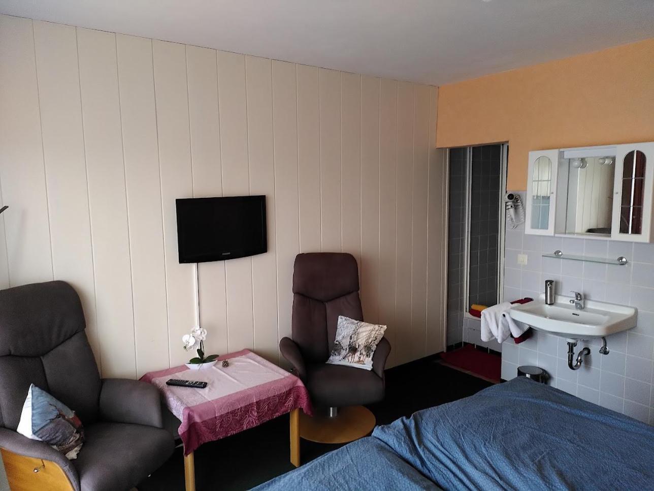 Doppelzimmer mit Balkon