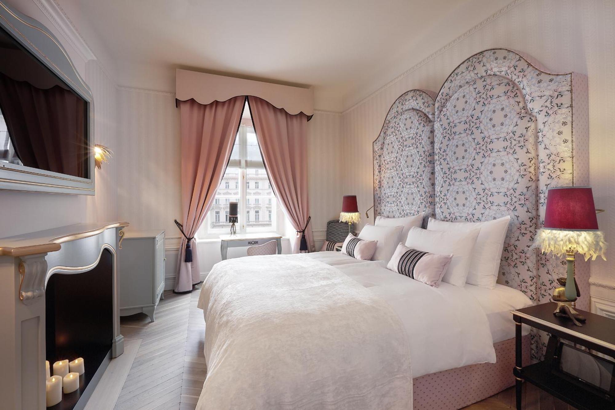 Deluxe