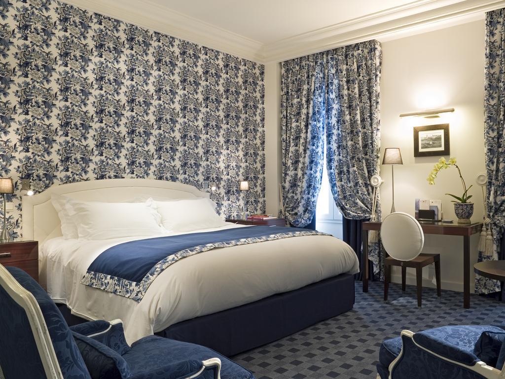 Superior Doppelzimmer mit Blick auf den Platz