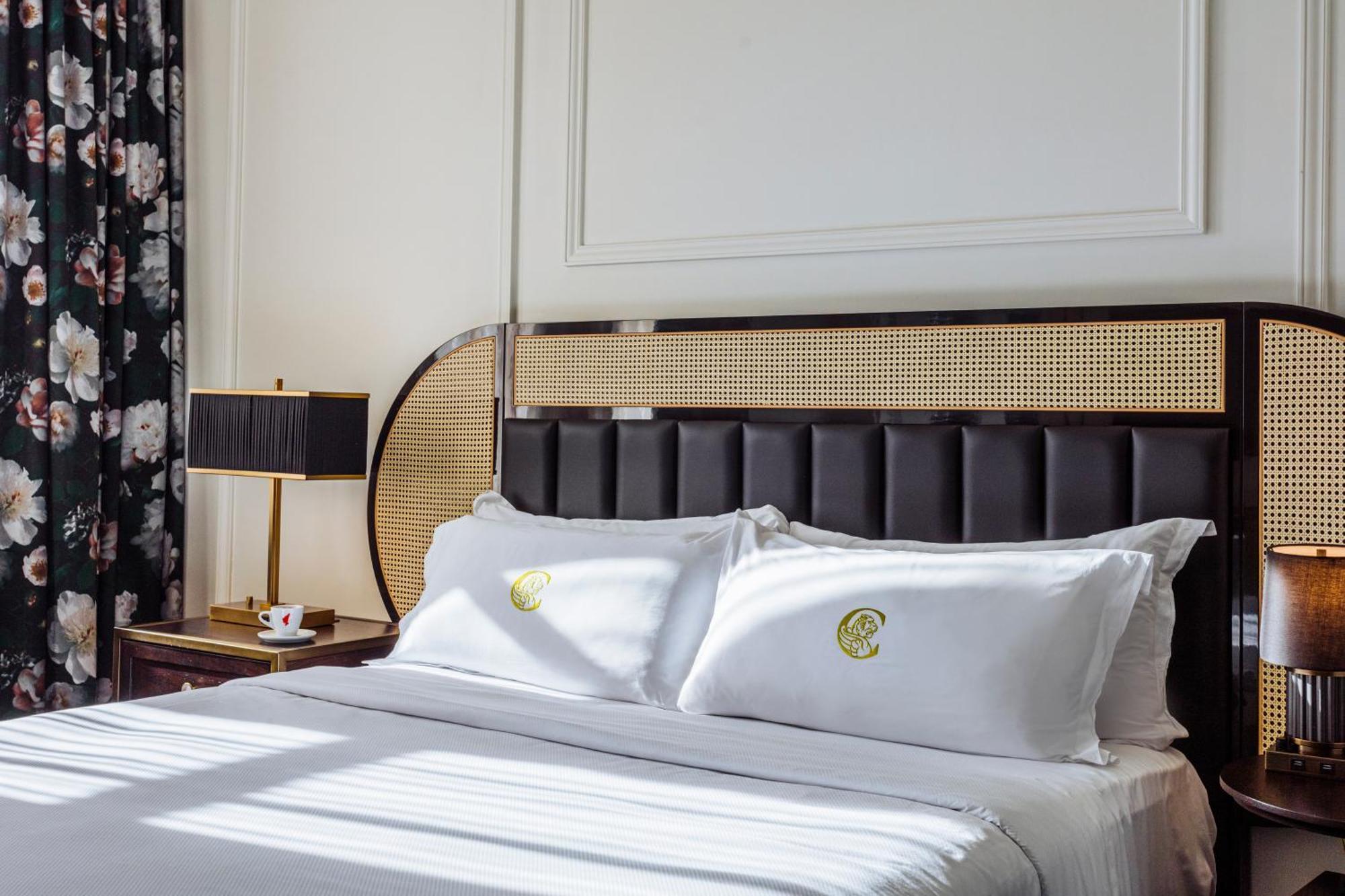 Zimmer mit Kingsize-Bett und ebenerdiger Dusche - barrierefrei