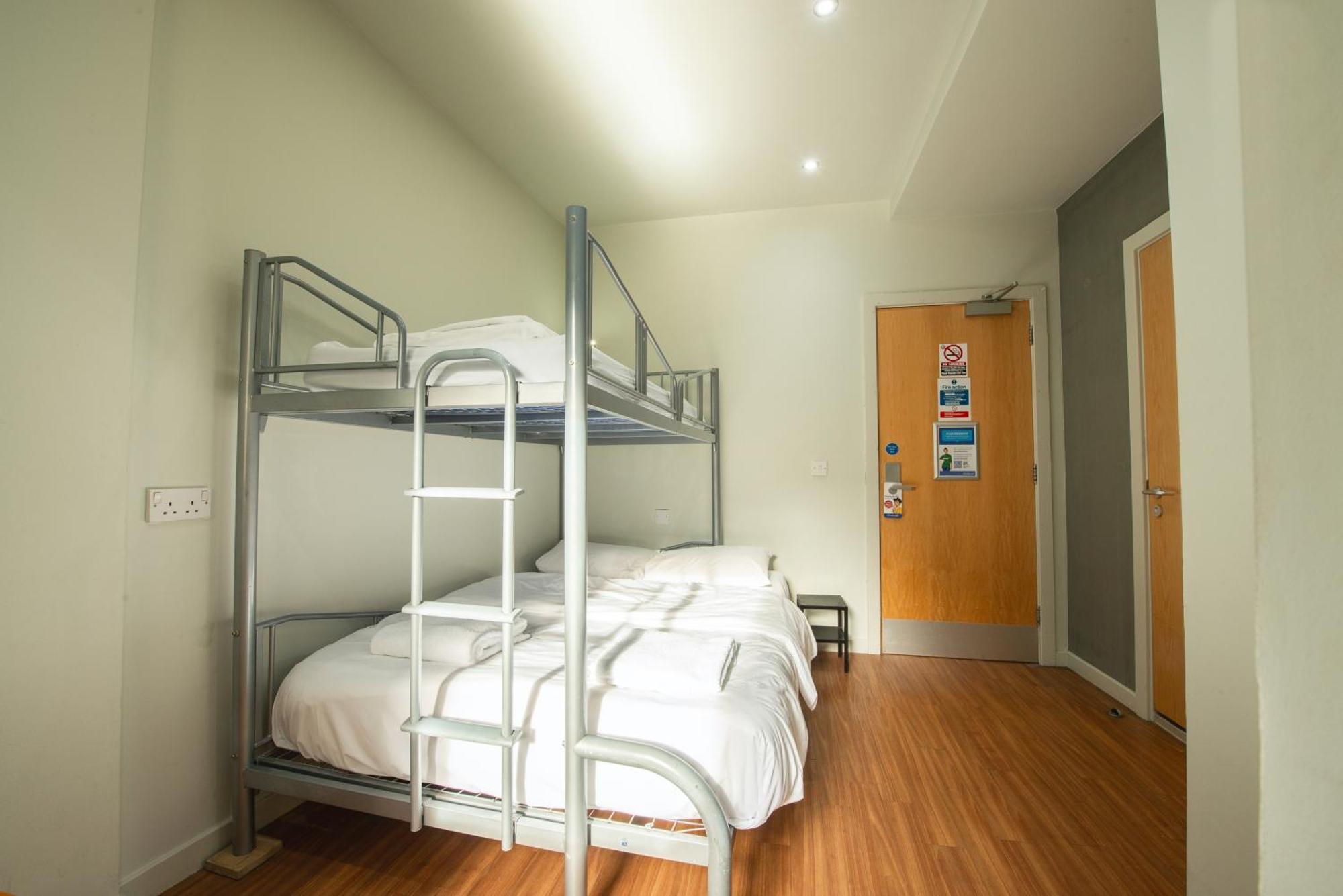 Dreibettzimmer