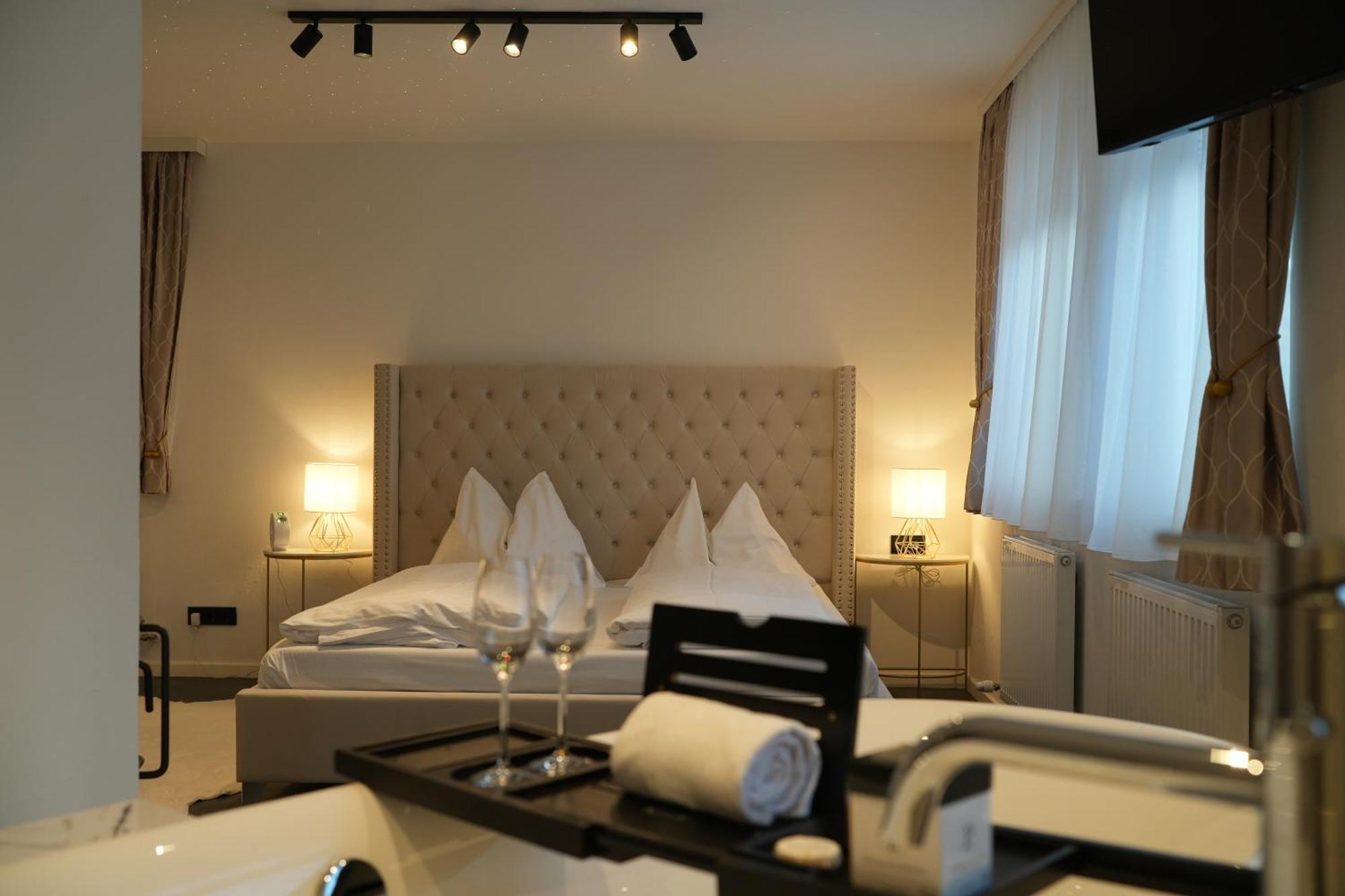 Junior Suite Deluxe,1516417603:JPEG