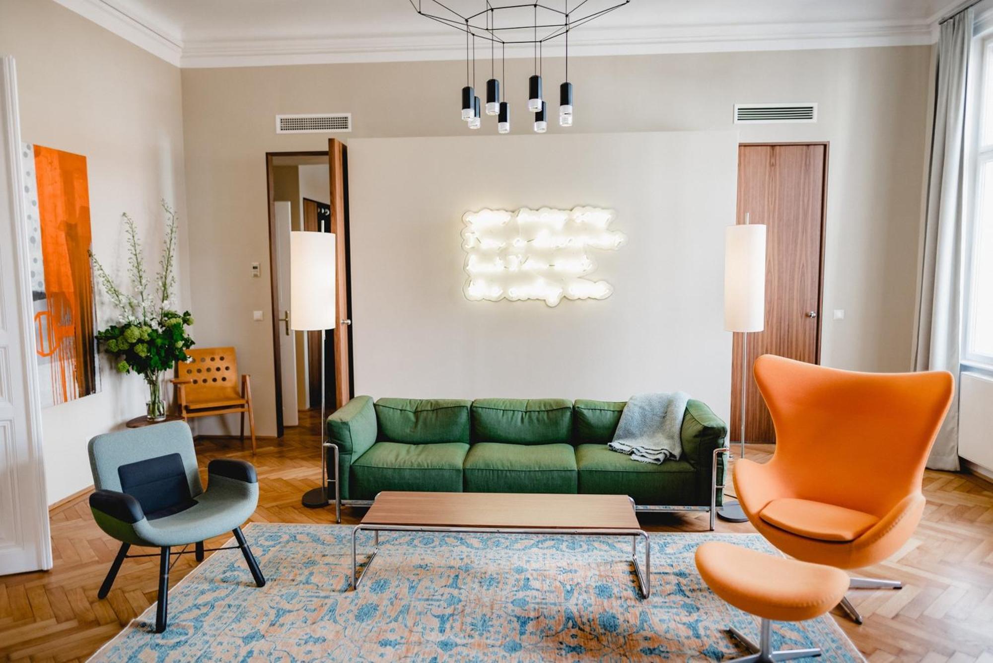 XL Suite
