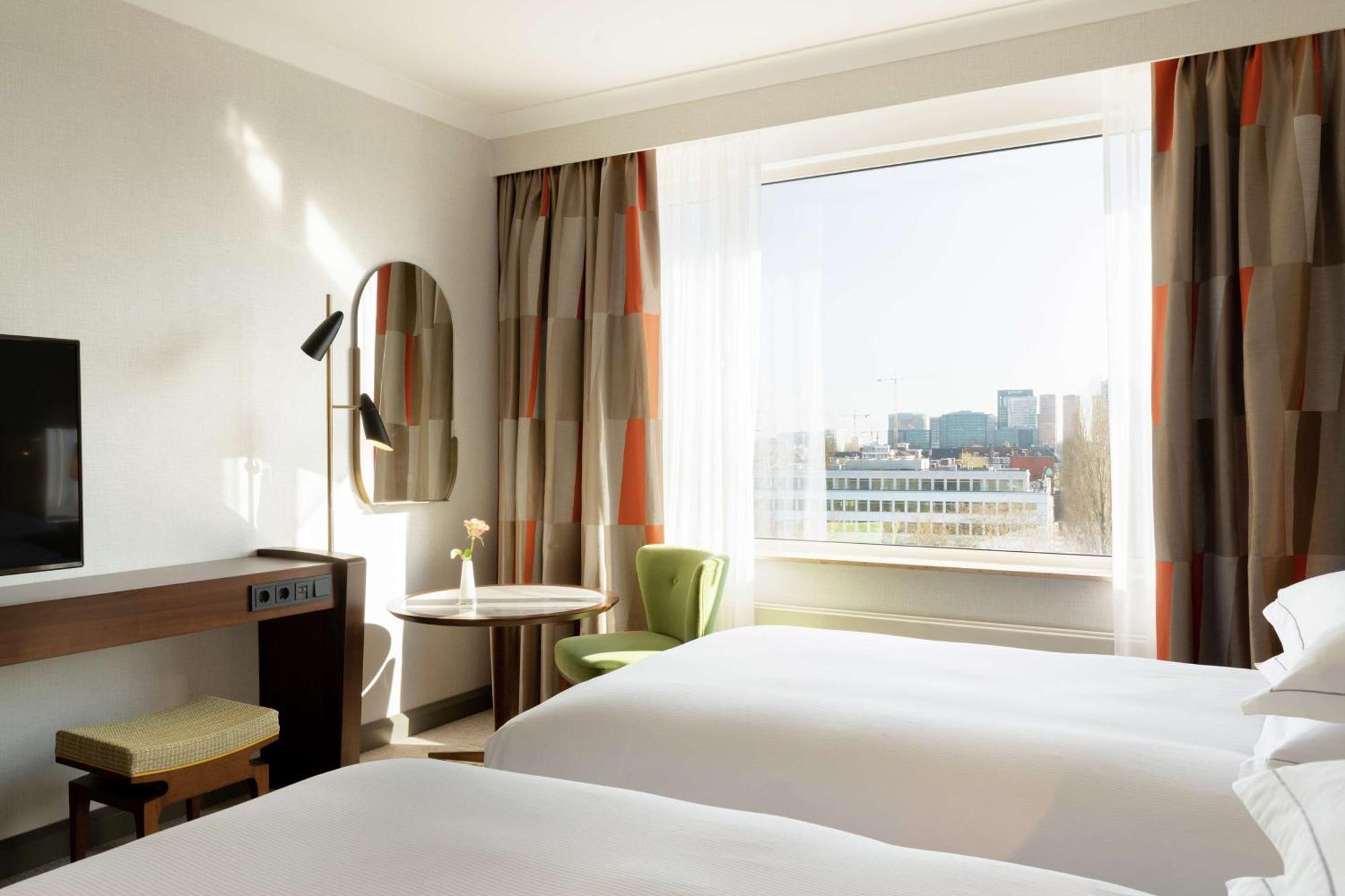 Deluxe Zweibettzimmer mit Kanalblick