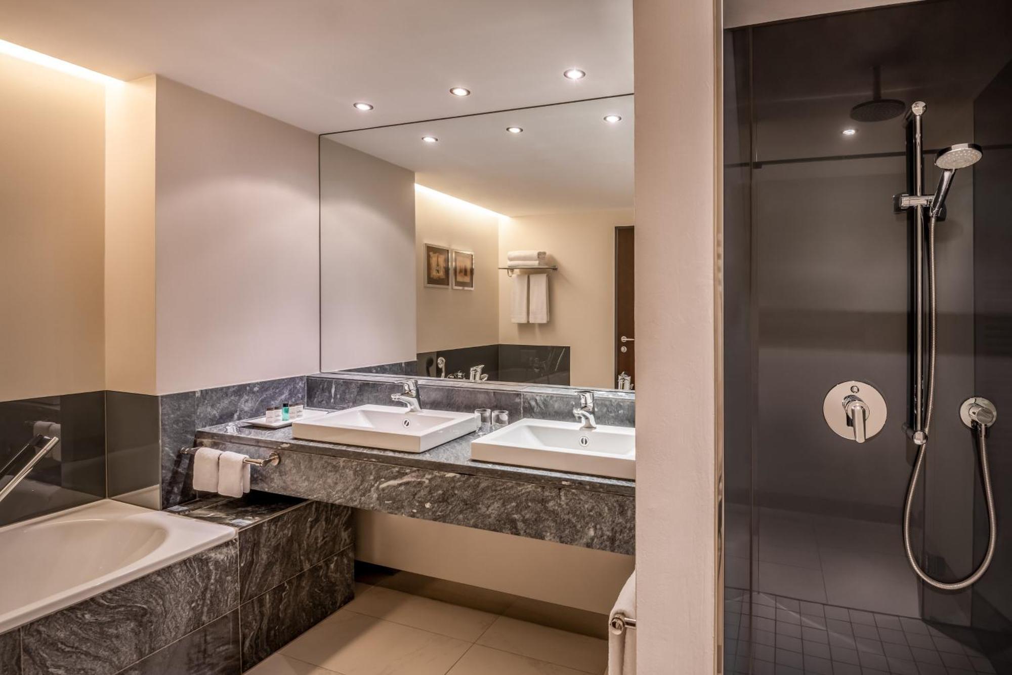 Suite Sky mit Gartenblick und Zugang zur Lounge