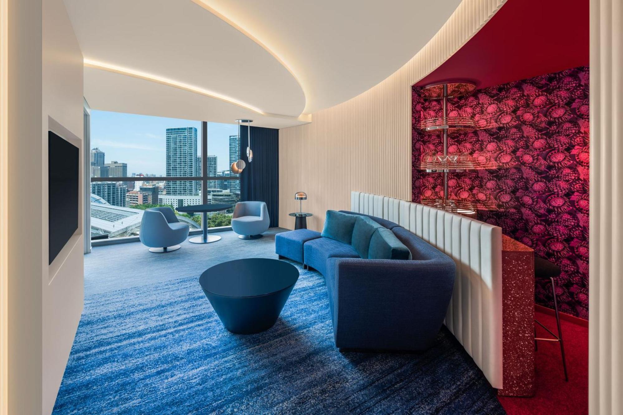 Urban Suite mit 1 Schlafzimmer mit 1 Kingsize-Bett und Stadtblick