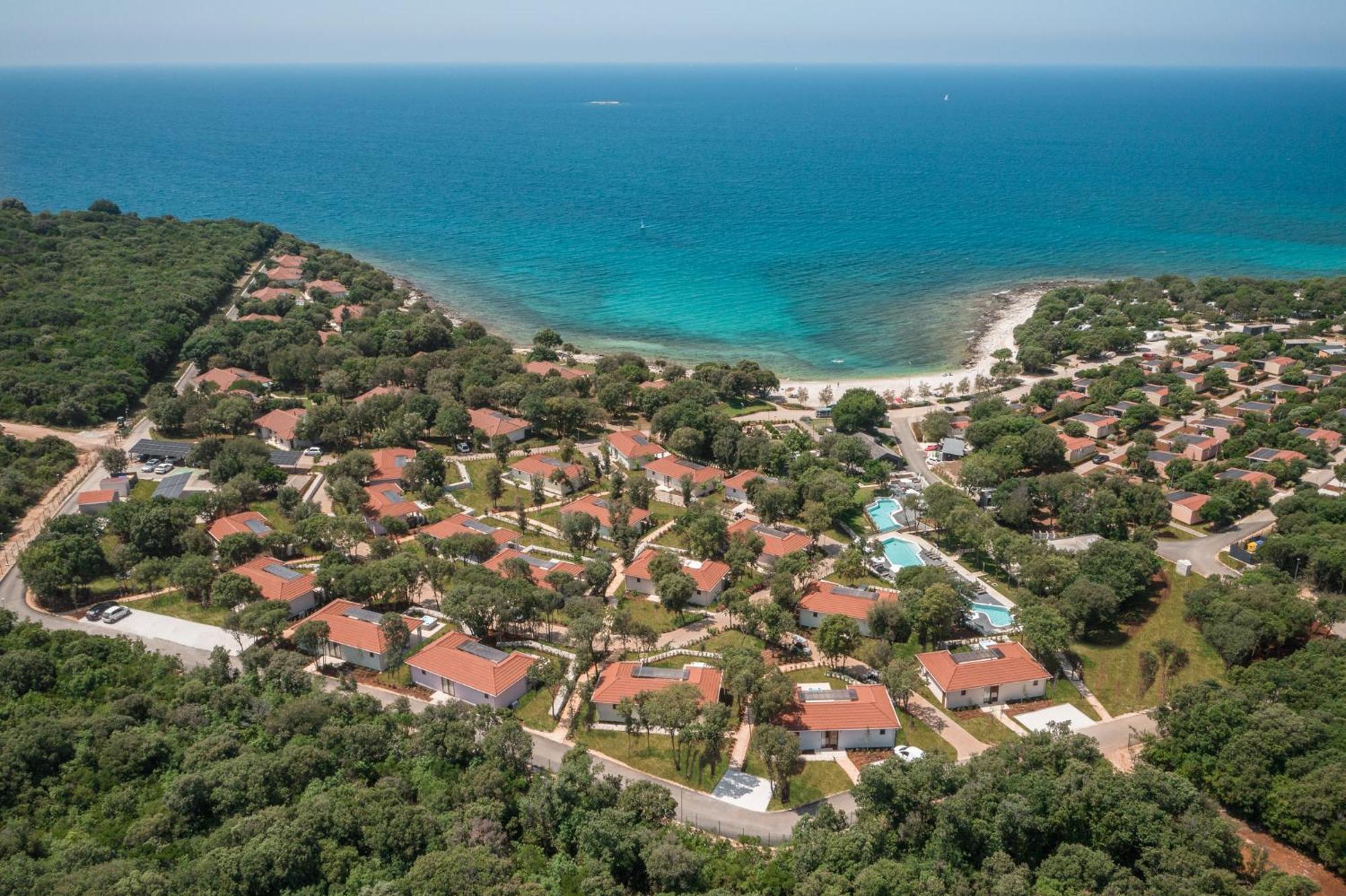 Luxuriöse Bay Villa mit Whirlpool