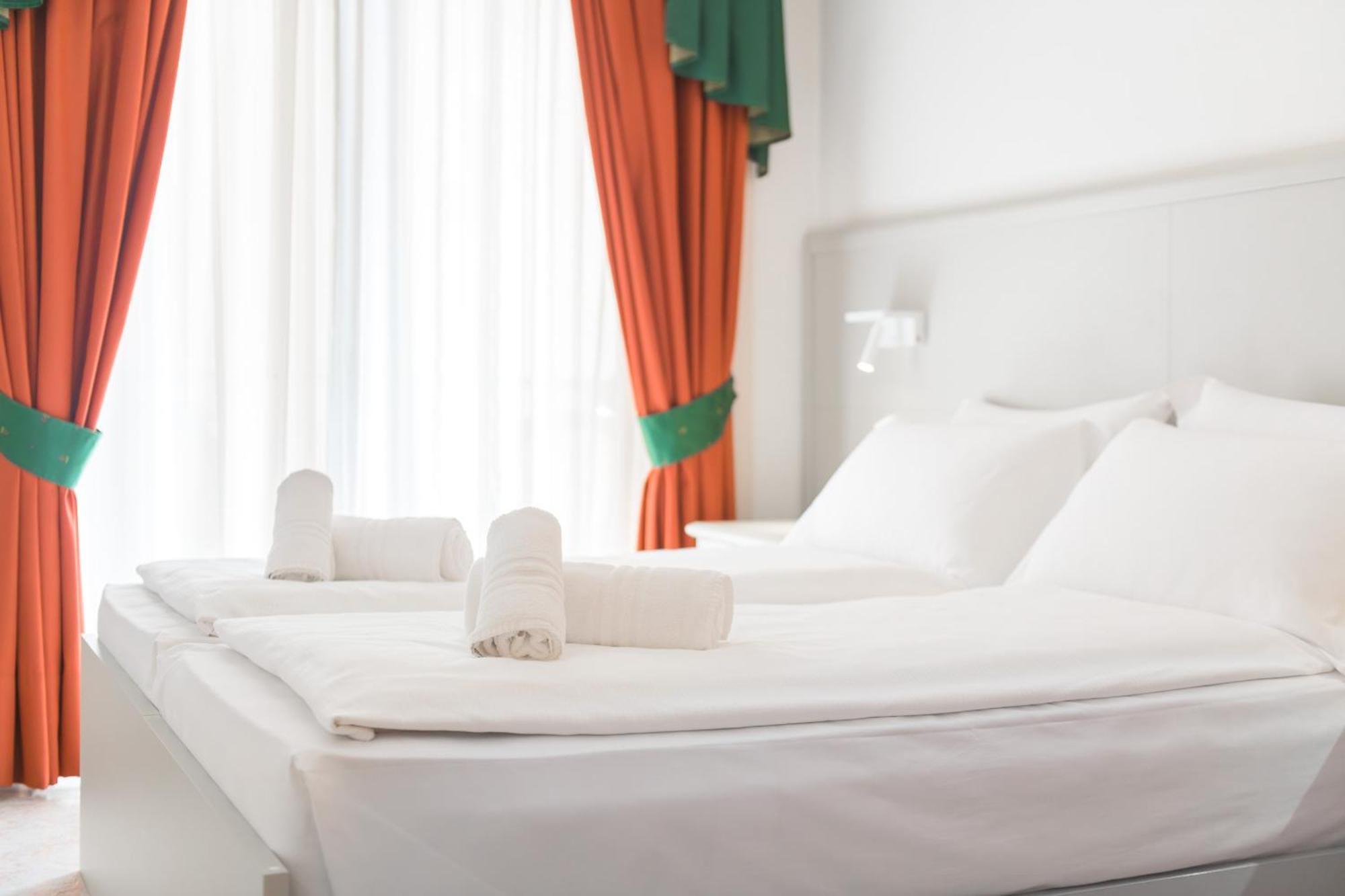 Doppel- oder Zweibettzimmer Standard Plus