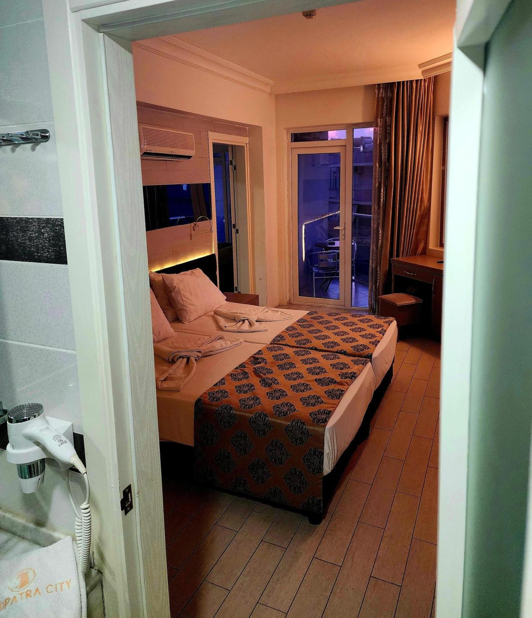 Deluxe Doppel-/Zweibettzimmer mit Balkon