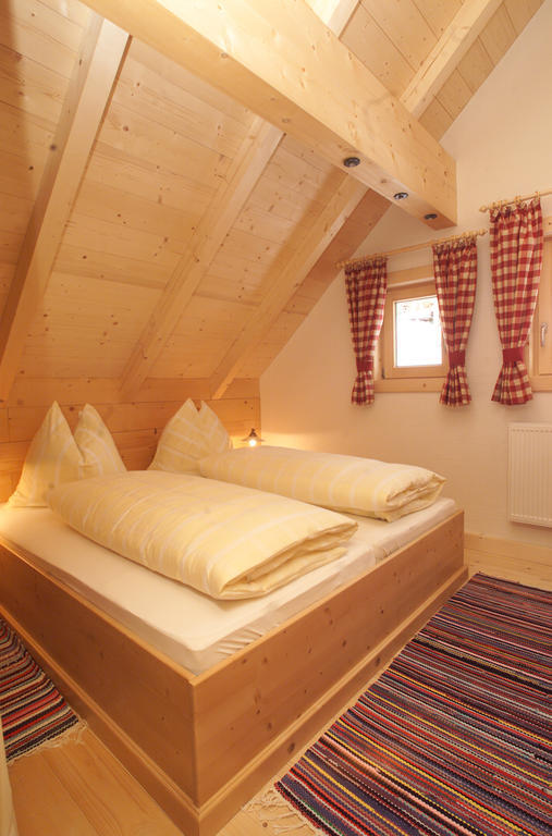 Chalet mit Balkon (4-8 Erwachsene)