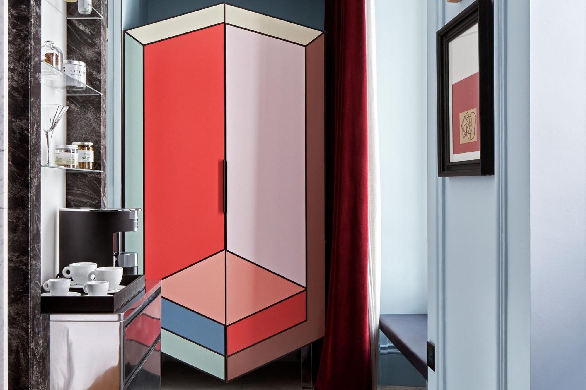 Superior Zimmer mit Kingsize-Bett und Stadtblick