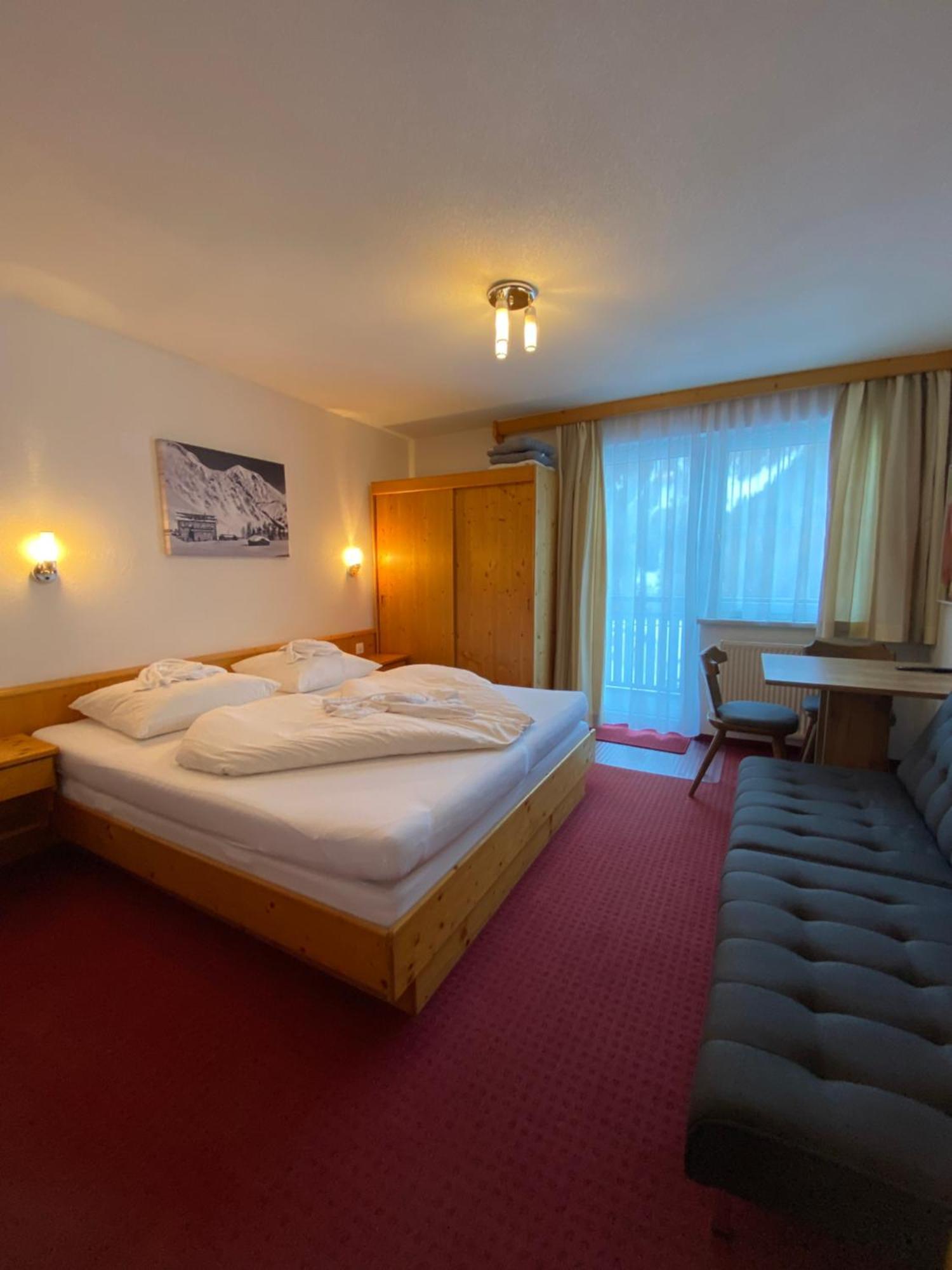 Doppelzimmer mit Balkon