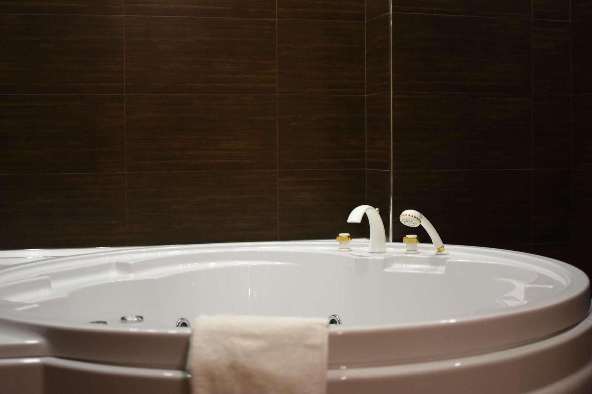 Präsidentensuite mit Whirlpool