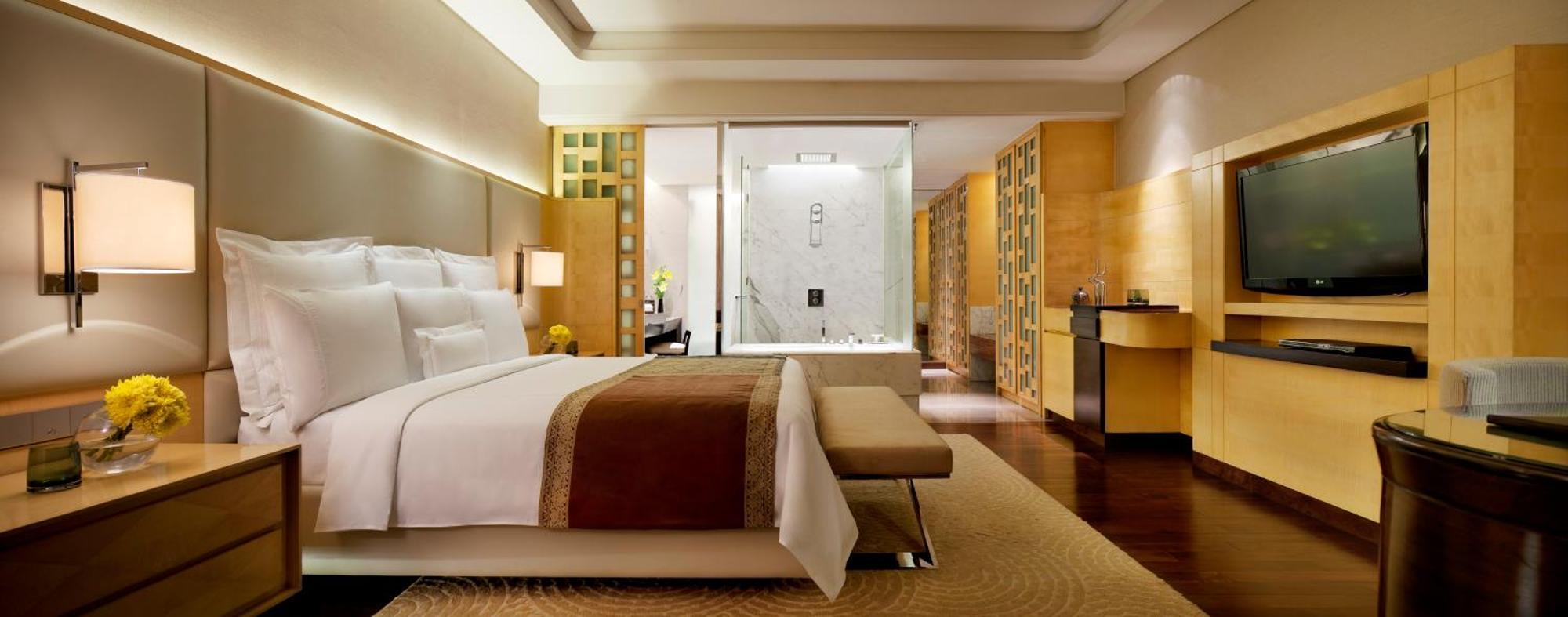 Executive King Room with complimentary Breakfast & Club access with unlimited IMFL Beverages 5PM to 7PM. INR 2,000 Credit on select hotel services