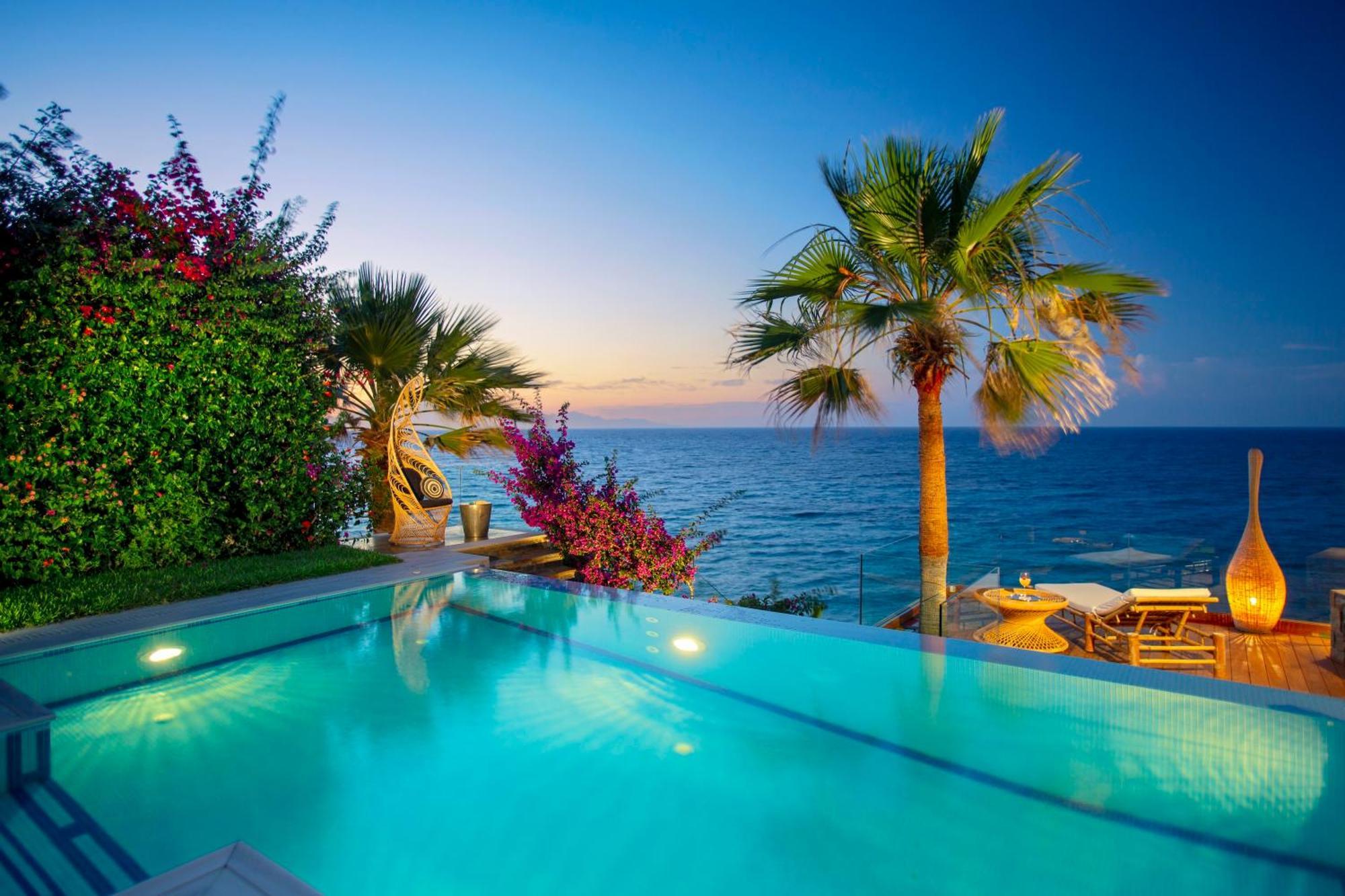Villa mit 4 Schlafzimmern, 2 eigenen Pools und einem eigenen Strand