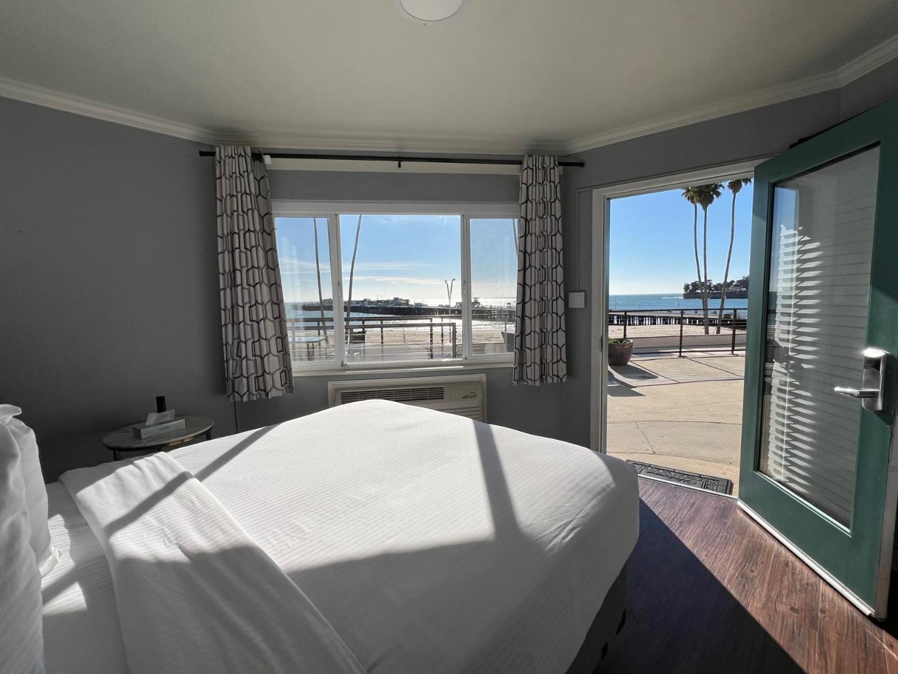 Partial Ocean View King Bed