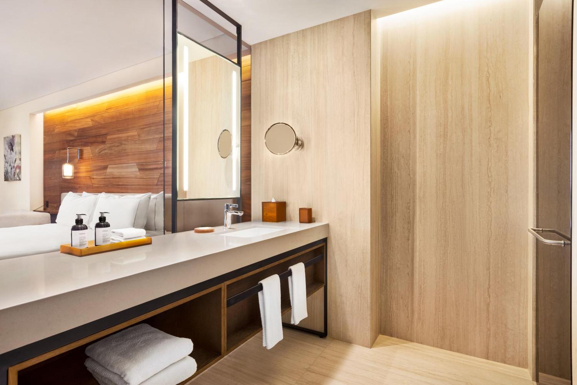Zimmer mit Kingsize-Bett und Meerblick - höhere Etage