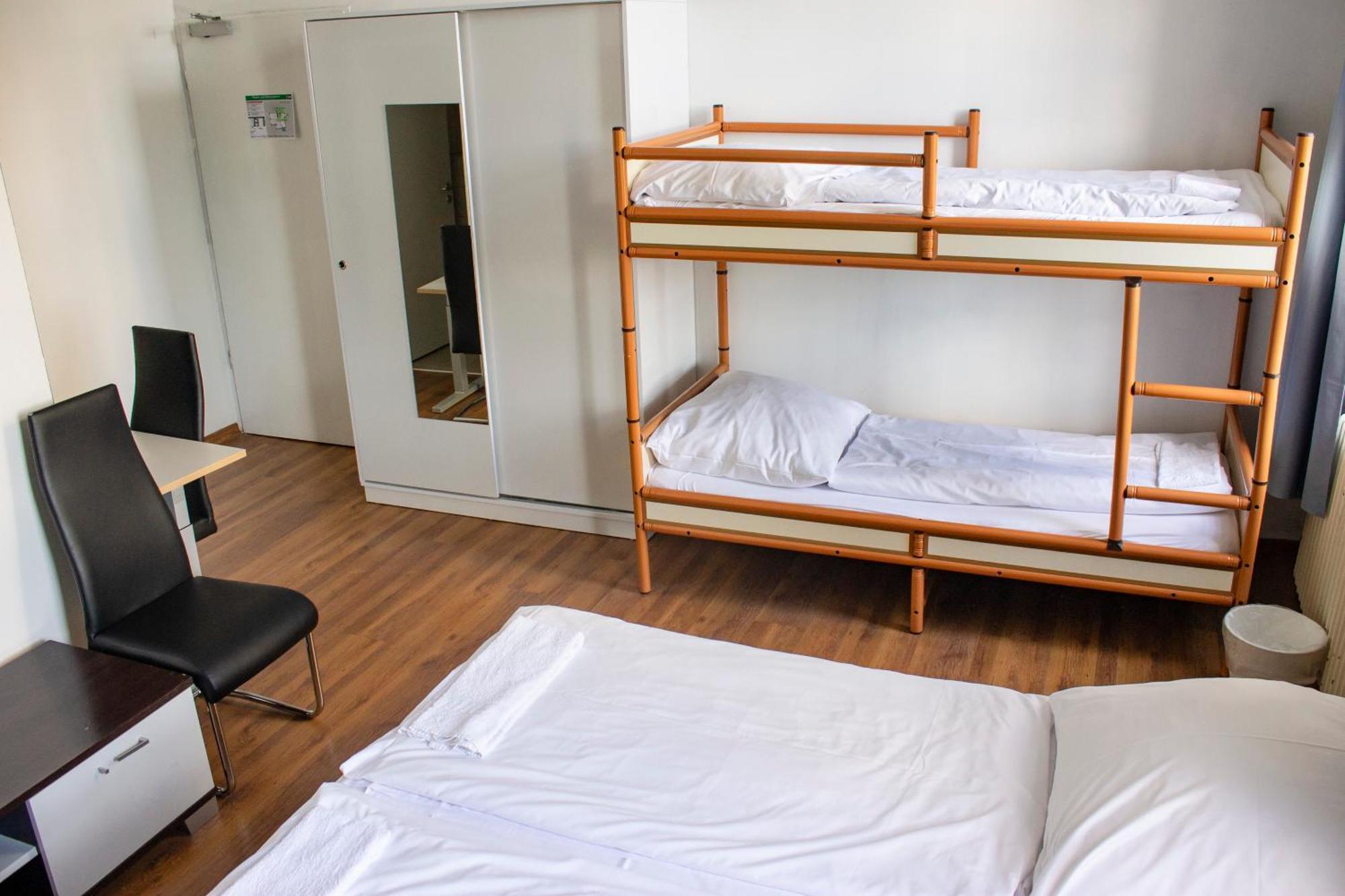Quadruple Room,1537139581:JPEG