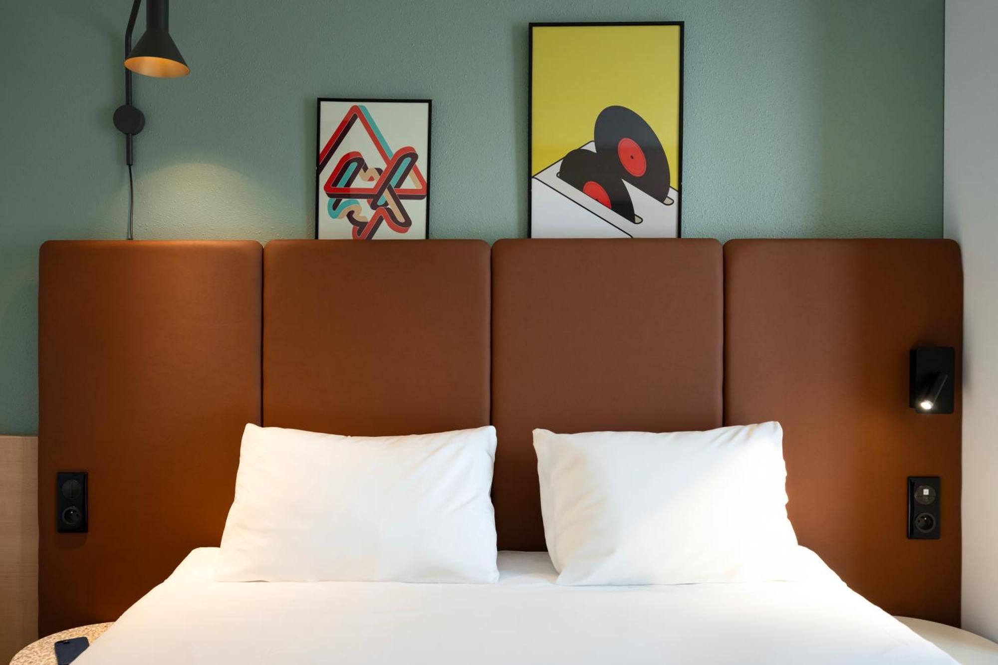 Standard Zimmer mit 1 Doppelbett.