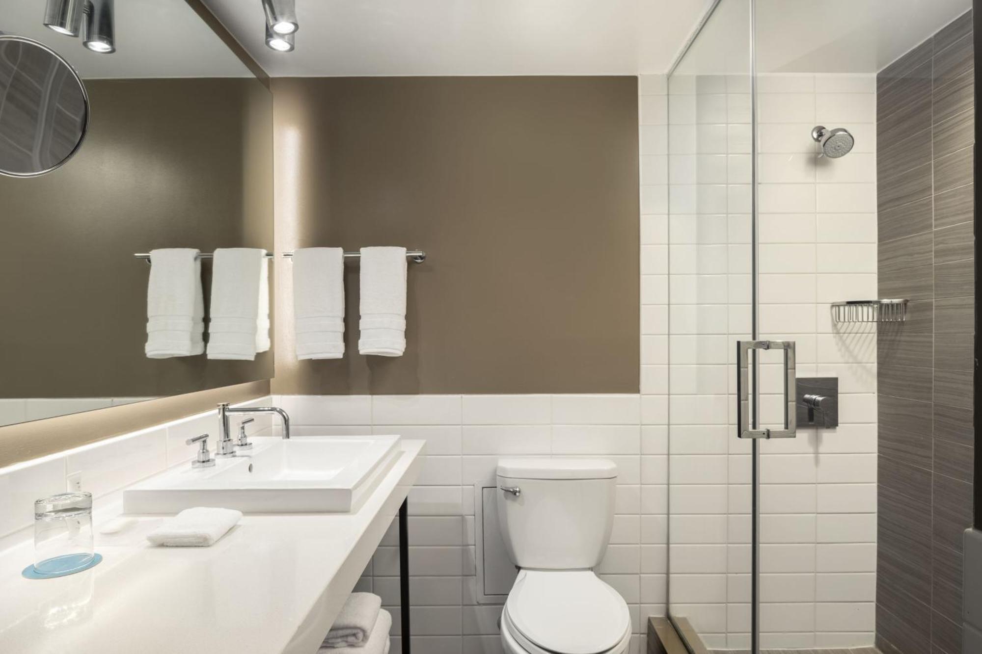 1 Bedroom Executive Suite 1 King