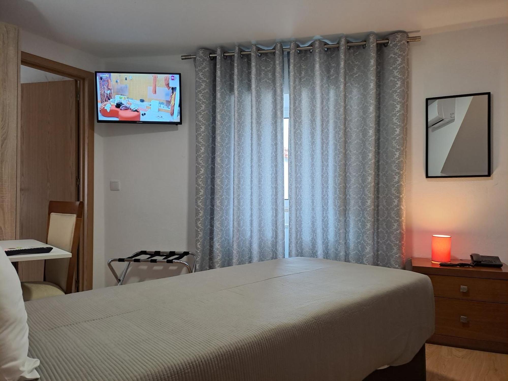 Zweibettzimmer mit eigenem Bad