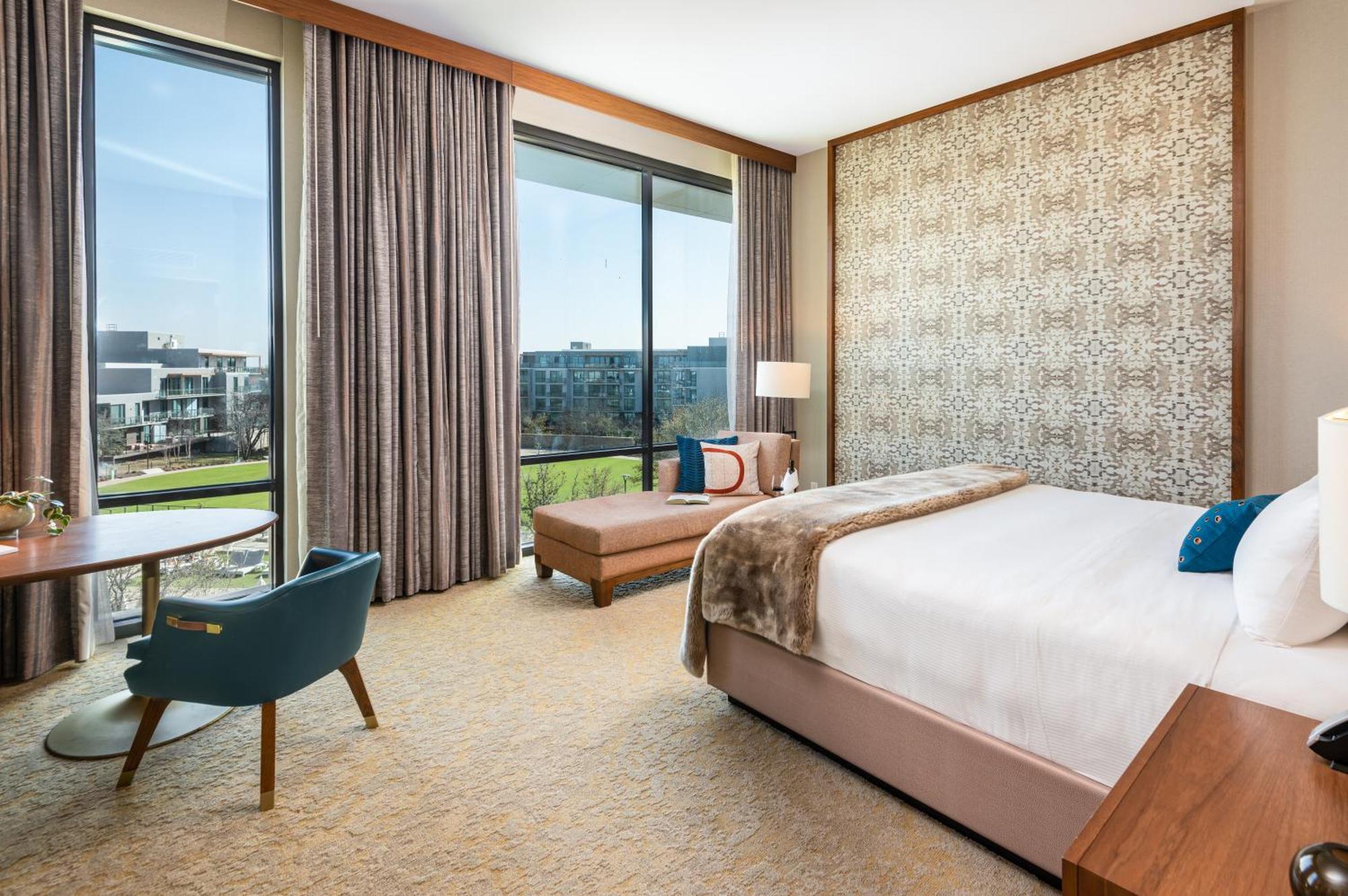 Corner King Room
