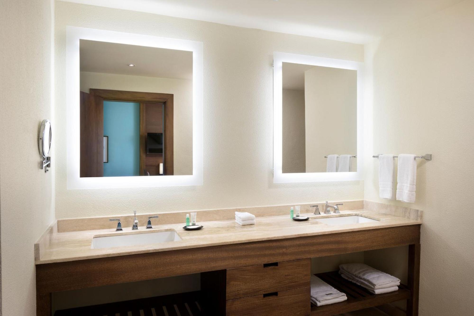 Premium Zimmer mit Kingsize-Bett und Meerblick