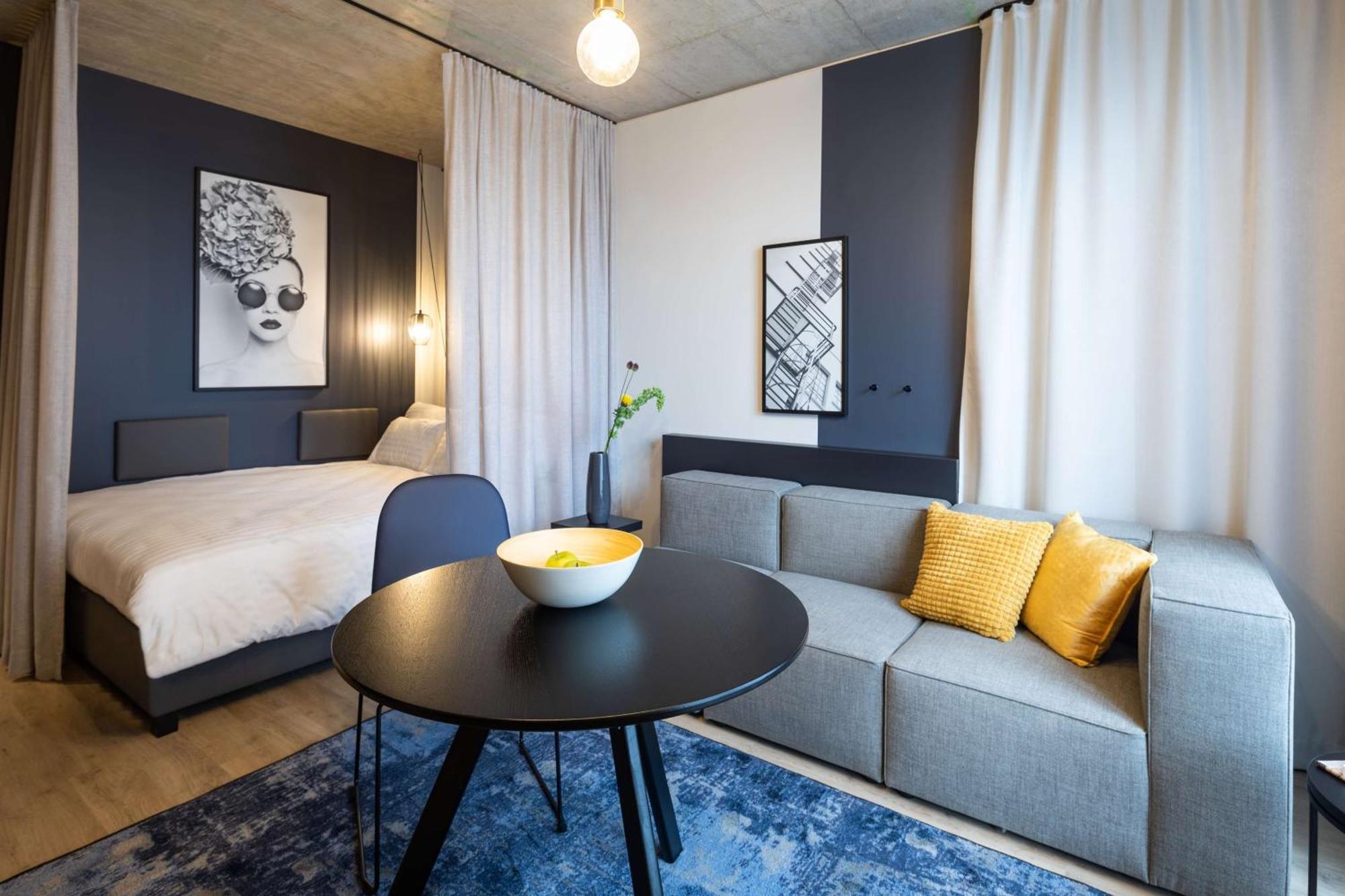 Studio mit Schlafsofa