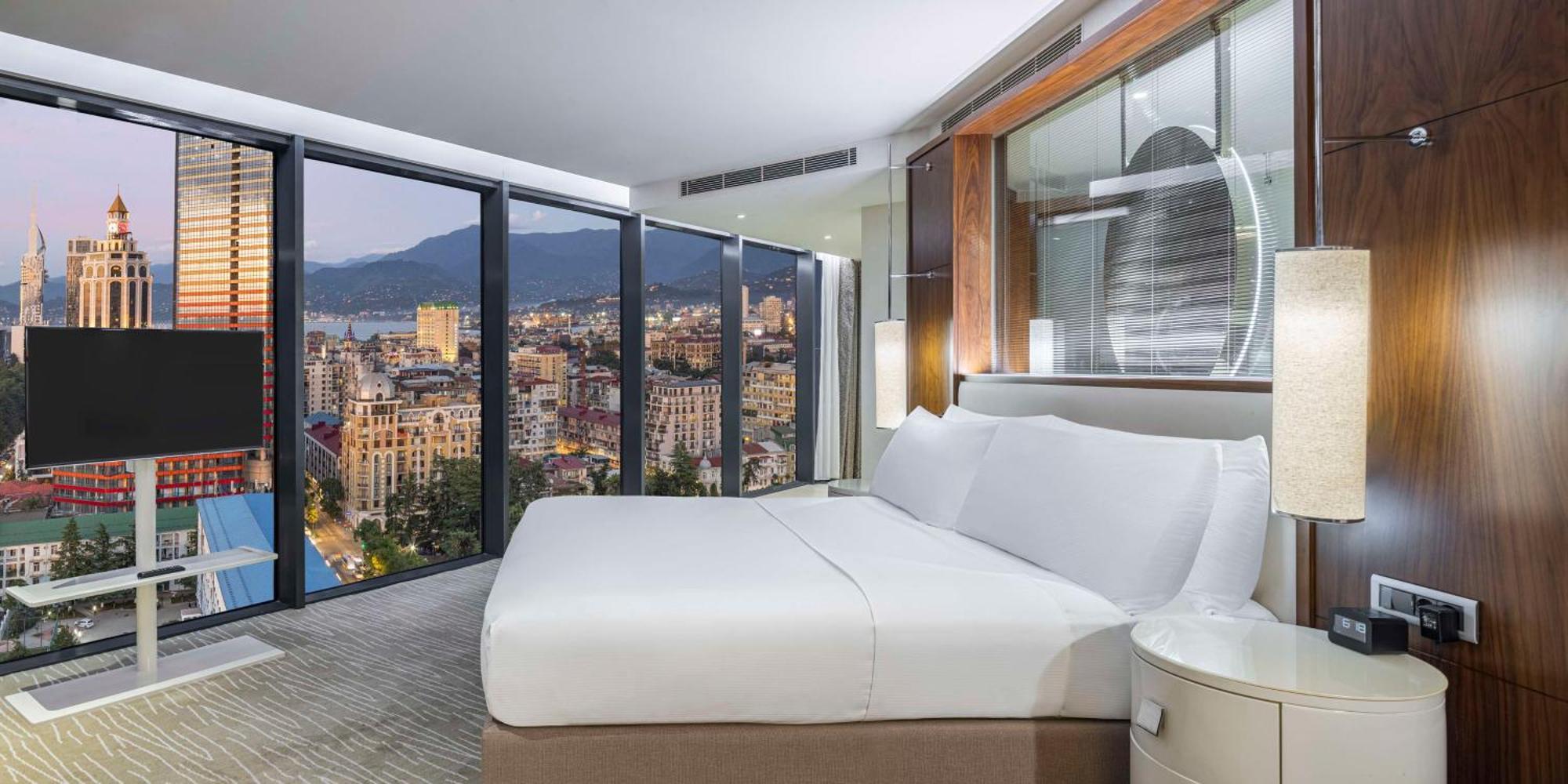 Junior Suite mit Kingsize-Bett und Panoramablick