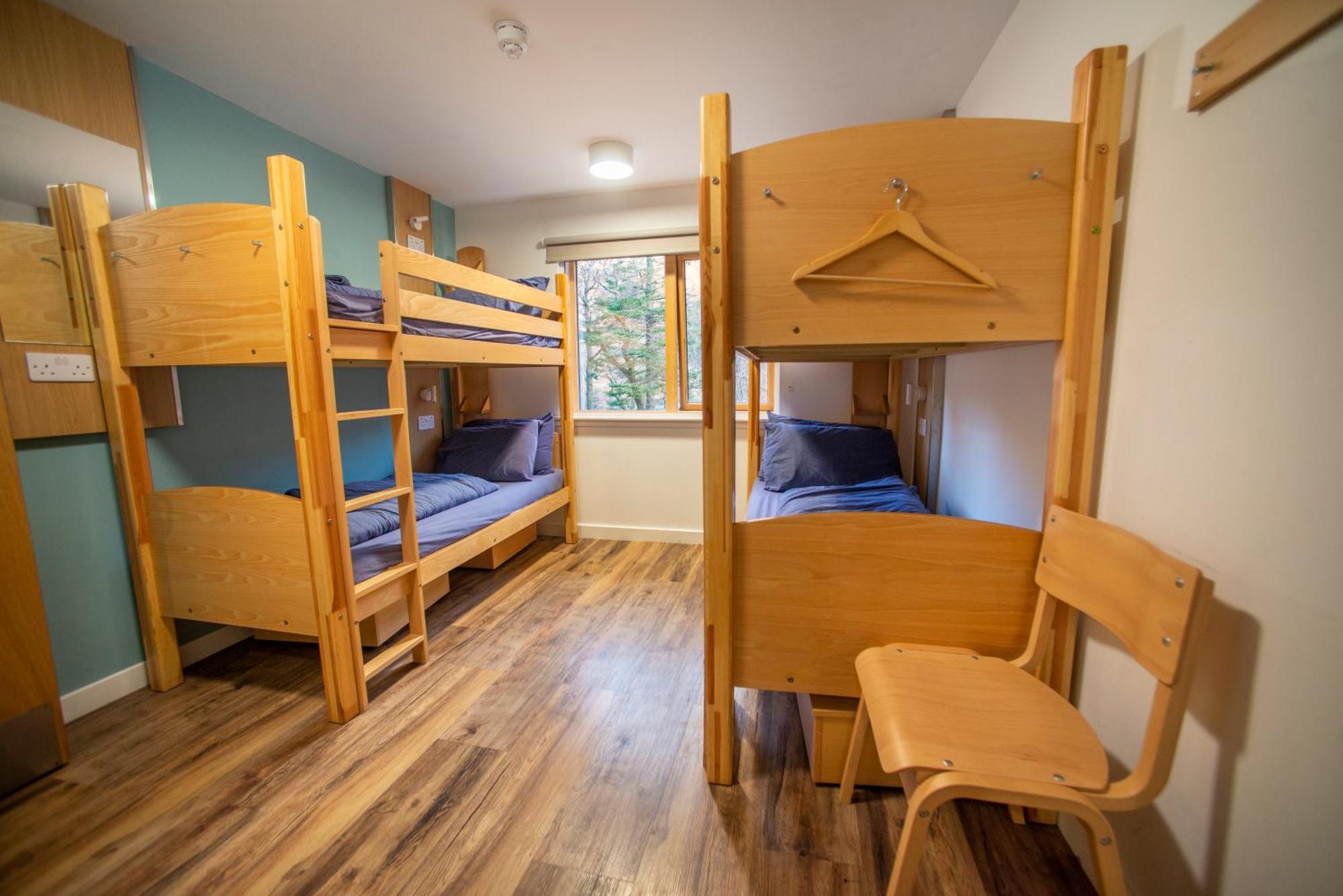 Vierbettzimmer mit eigenem Bad