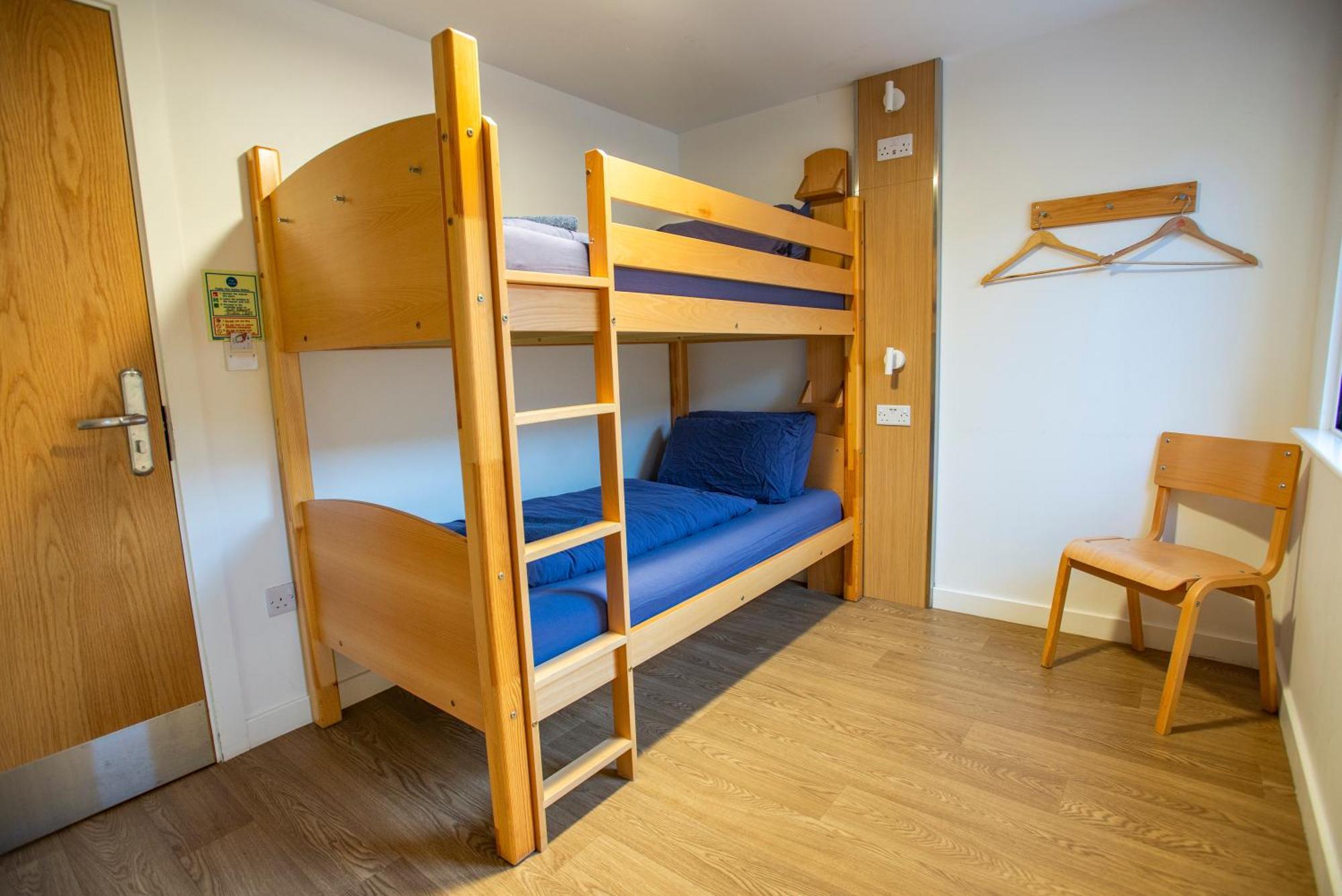 Zweibettzimmer mit Bad